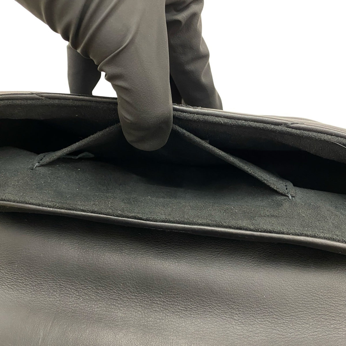 Louis Vuitton Black Leather Handbag Shoulder Bag (Pre-Owned)