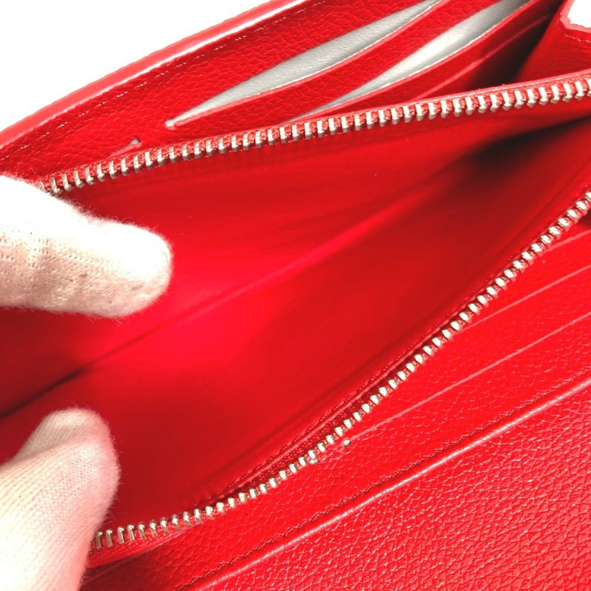 Louis Vuitton Red Color White Leather Long Wallet (Bi-Fold) (Pre-Owned)