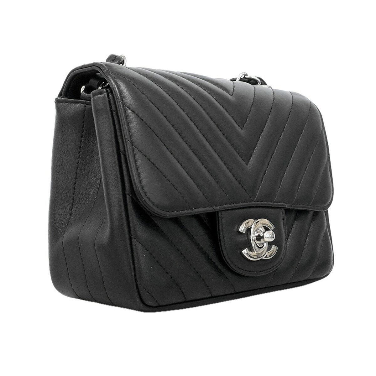 Chanel Black Leather Shoulder Bag (Pre-Owned)