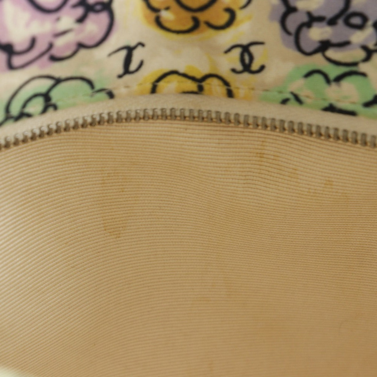 Chanel Ivory White Nylon Handbag Tote Bag (Pre-Owned)