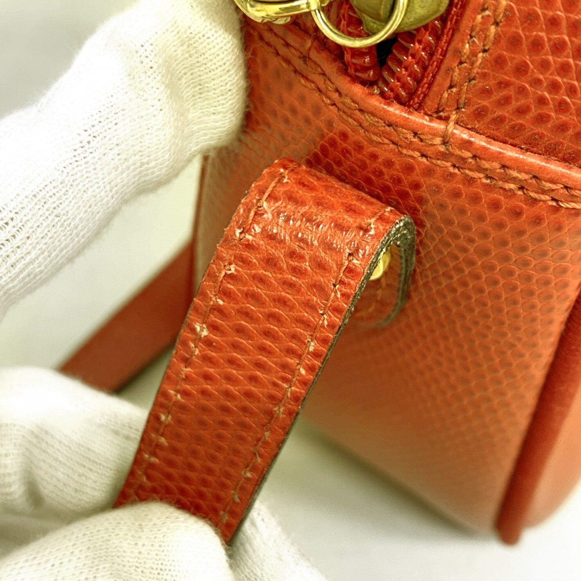 Salvatore Ferragamo Red Color Leather Shoulder Bag (Pre-Owned)