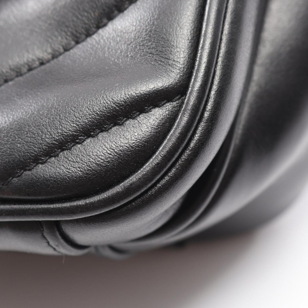 Saint Laurent Black Leather Handbag (Pre-Owned)