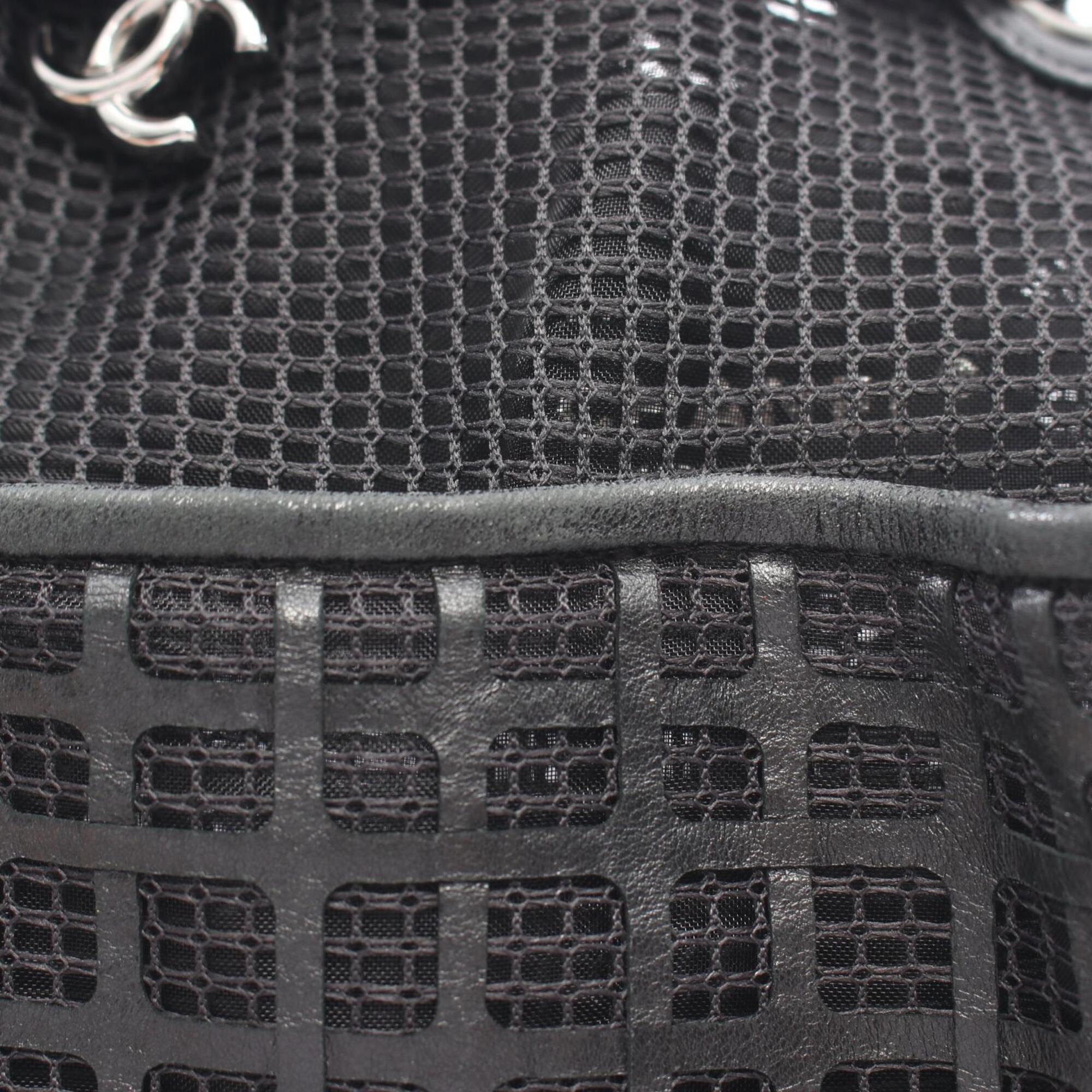 Chanel Black Leather Mesh Handbag Shoulder Bag (Pre-Owned)