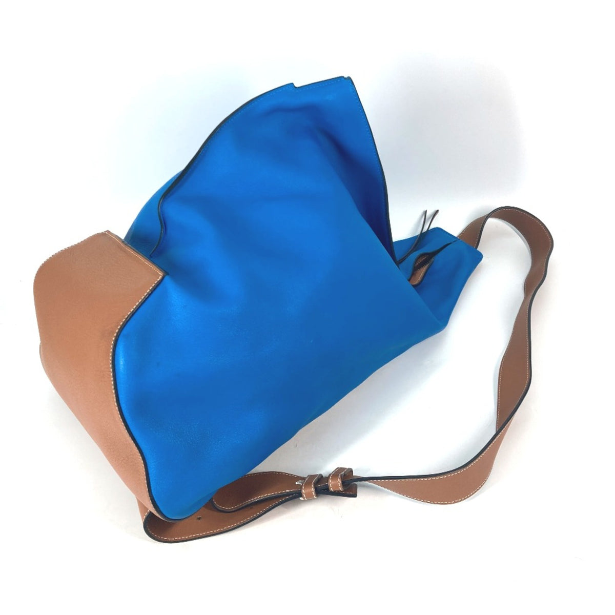 Loewe Blue Leather Shoulder Bag (Pre-Owned)
