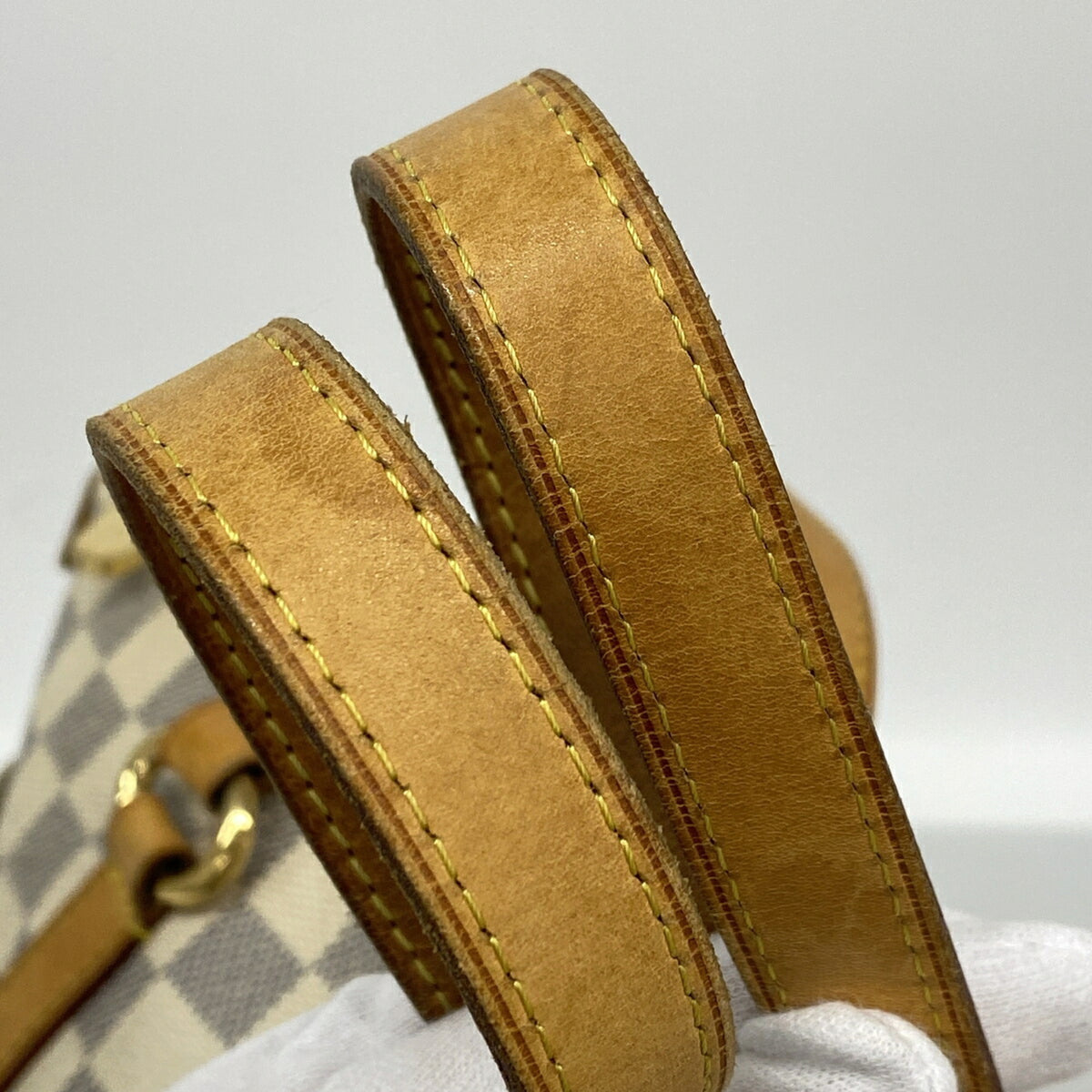 Louis Vuitton White Tote Bag (Pre-Owned)