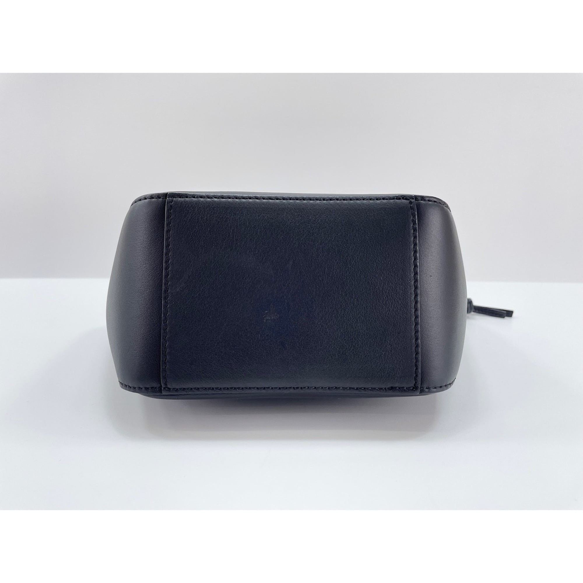 Loewe Black Shoulder Bag (Pre-Owned)