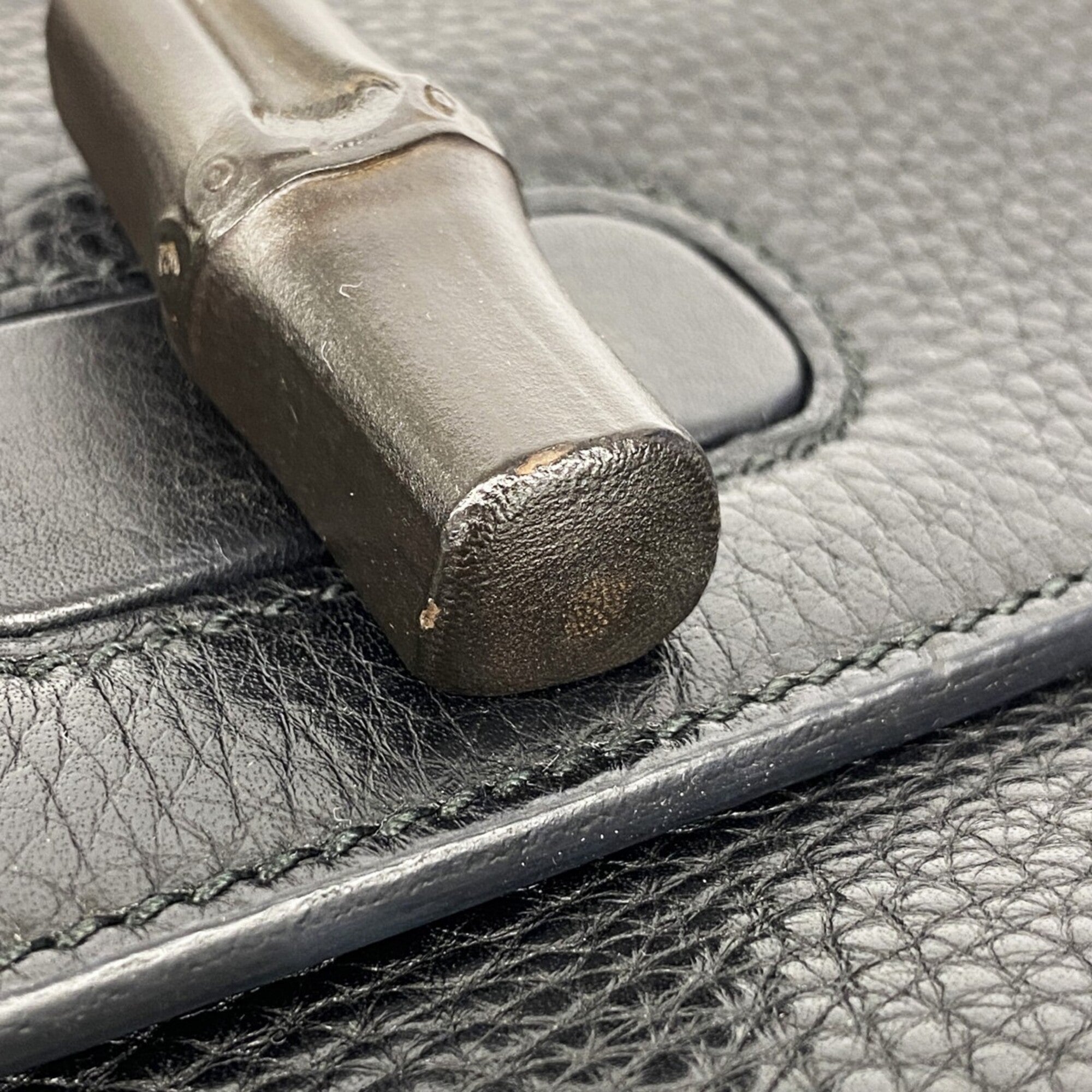 Gucci Black Leather Handbag (Pre-Owned)