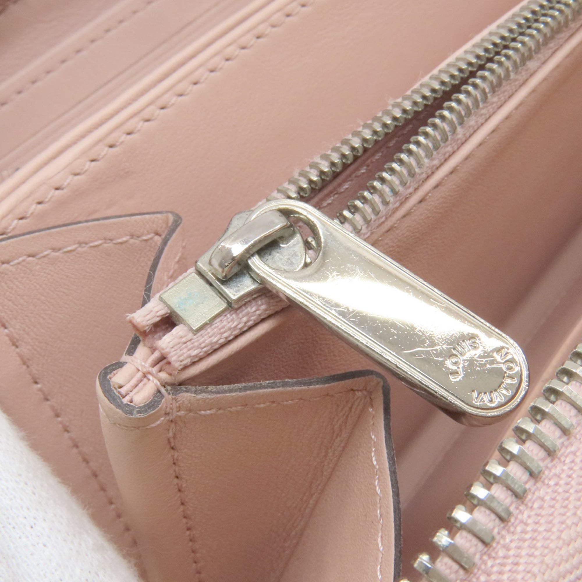 Louis Vuitton Magnolia Mahina Leather Leather Long Wallet (Bi-Fold) (Pre-Owned)