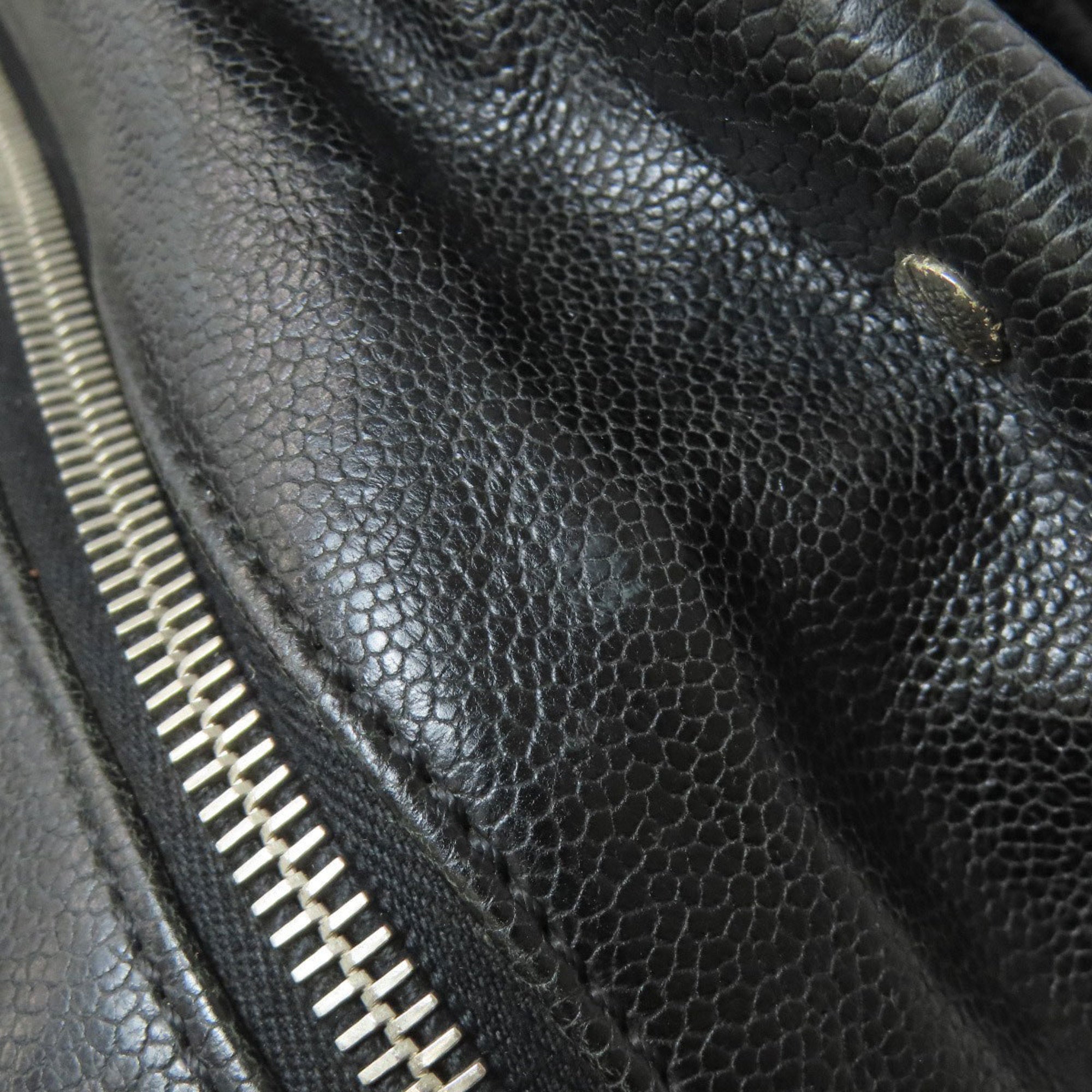 Chanel Black Leather Tote Bag (Pre-Owned)