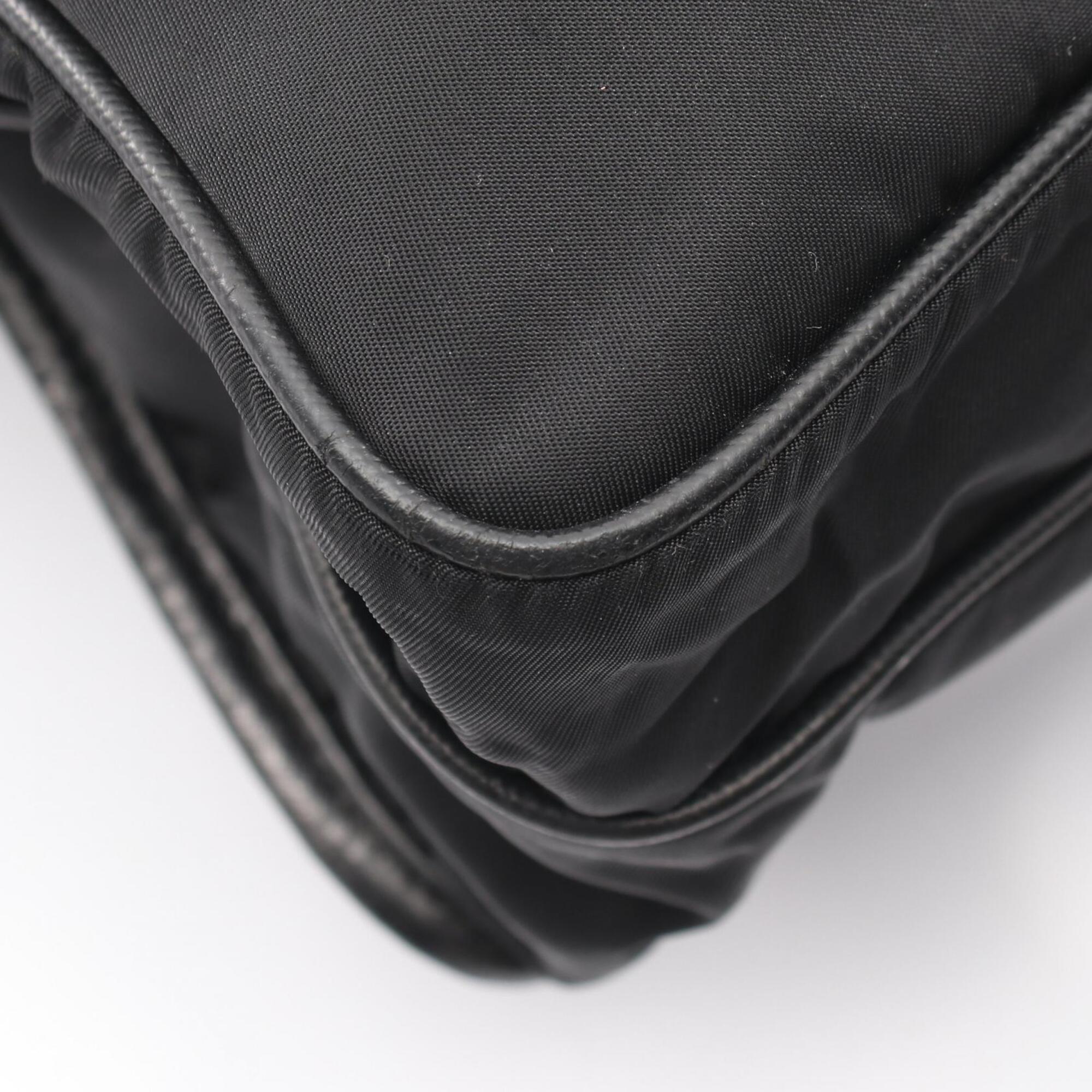 Prada Black Nylon Saffiano Triangle Handbag Messenger Bag Shoulder Bag (Pre-Owned)