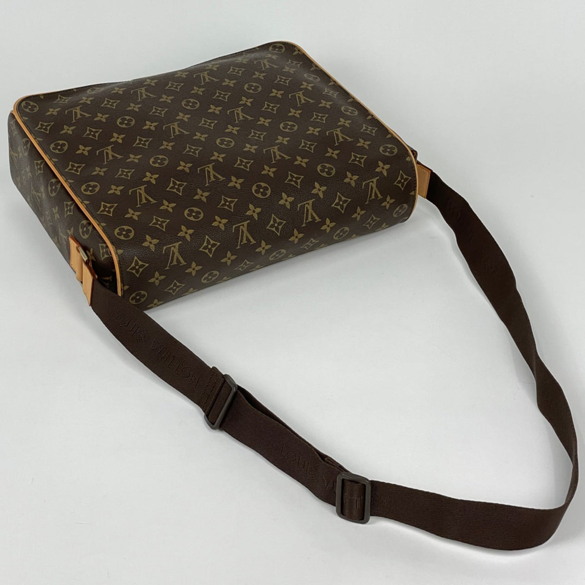 Louis Vuitton Brown Monogram Messenger Bag Shoulder Bag (Pre-Owned)
