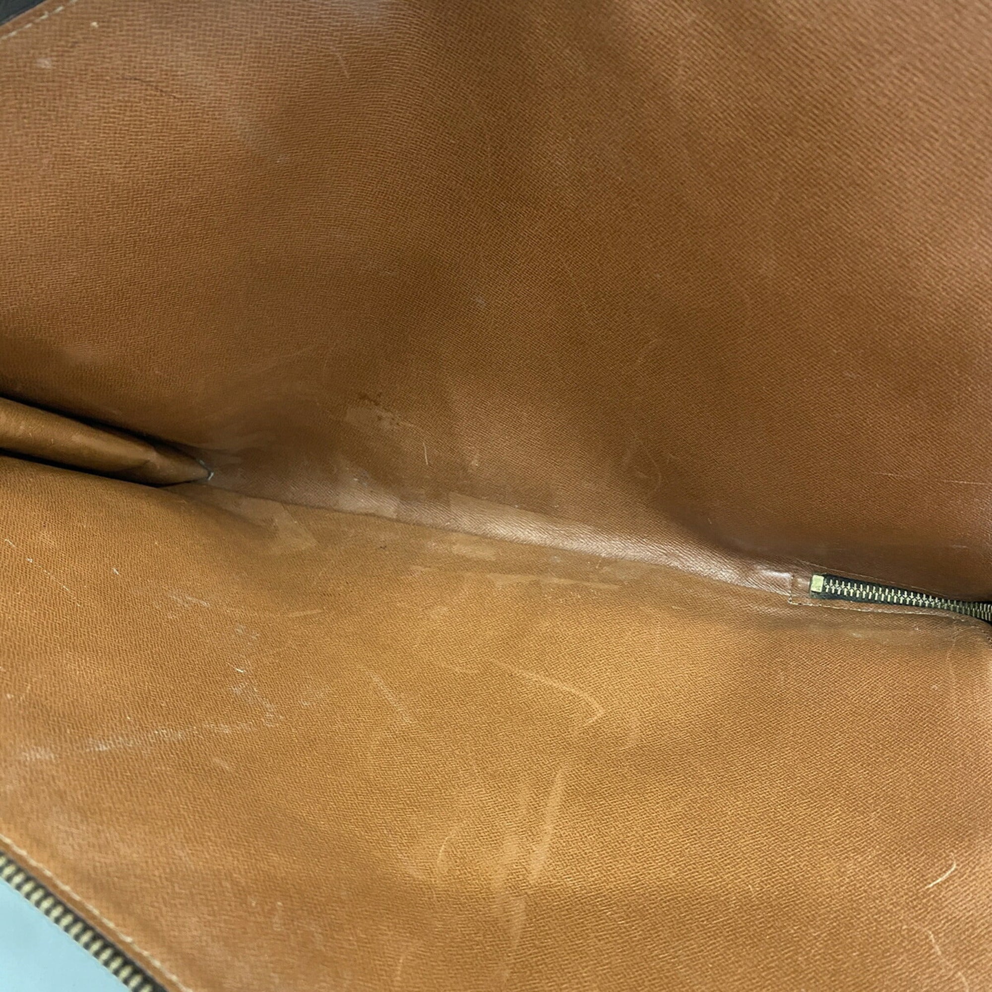 Louis Vuitton Brown Clutch Bag (Pre-Owned)
