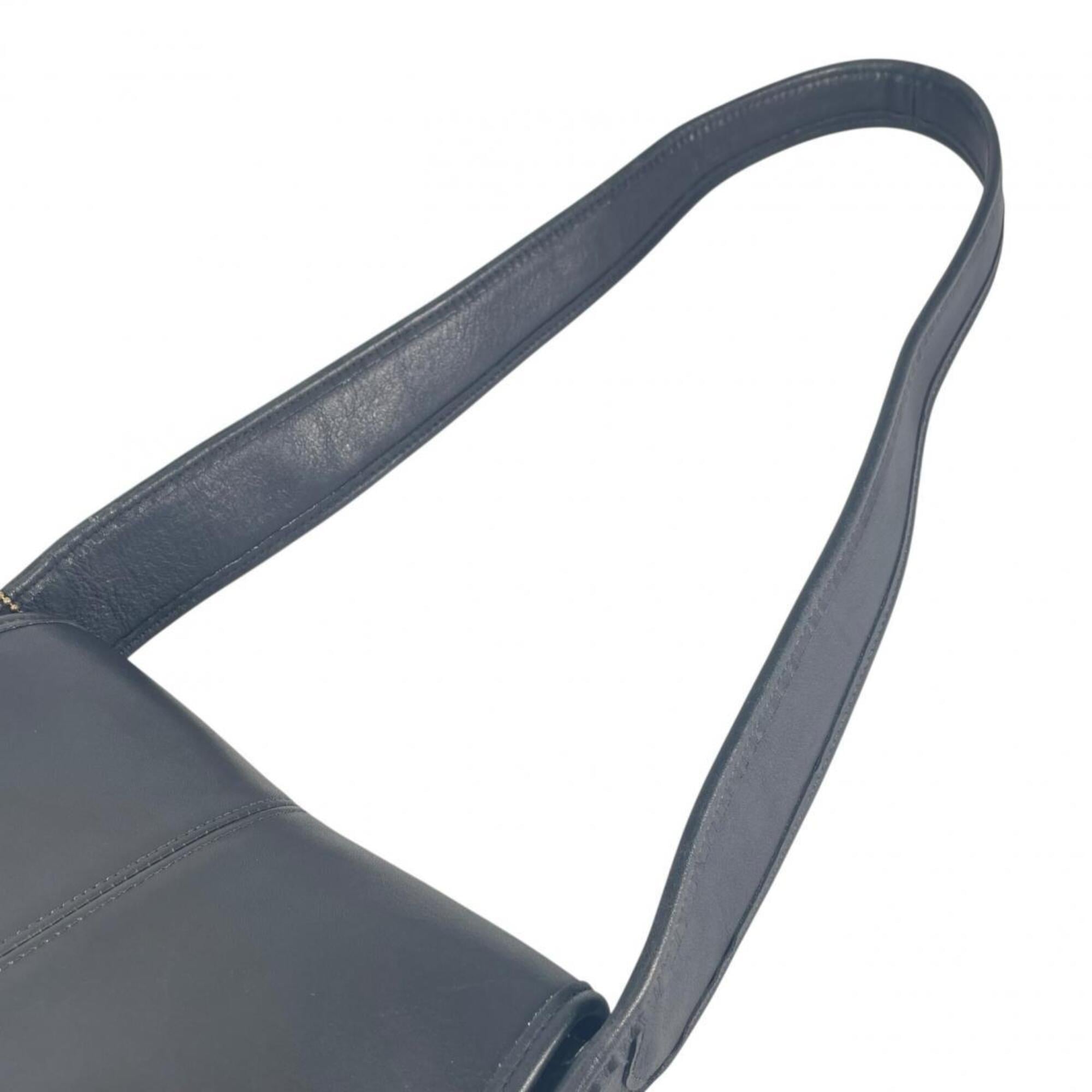 Coach Black Leather Shoulder Bag (Pre-Owned)