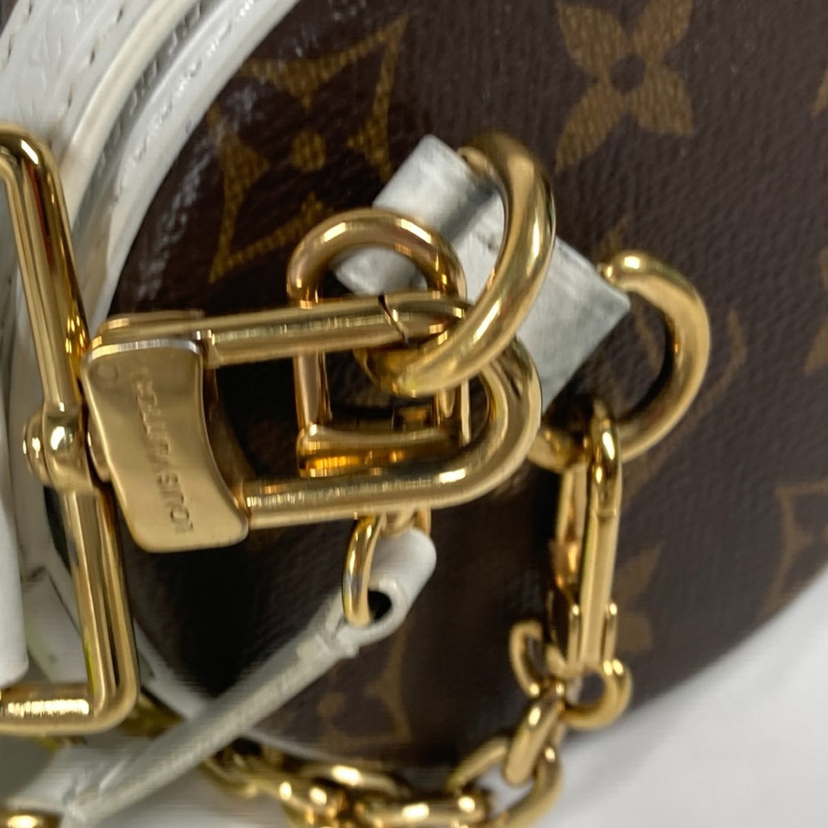 Louis Vuitton Brown White Monogram Canvas Pouch Shoulder Bag (Pre-Owned)