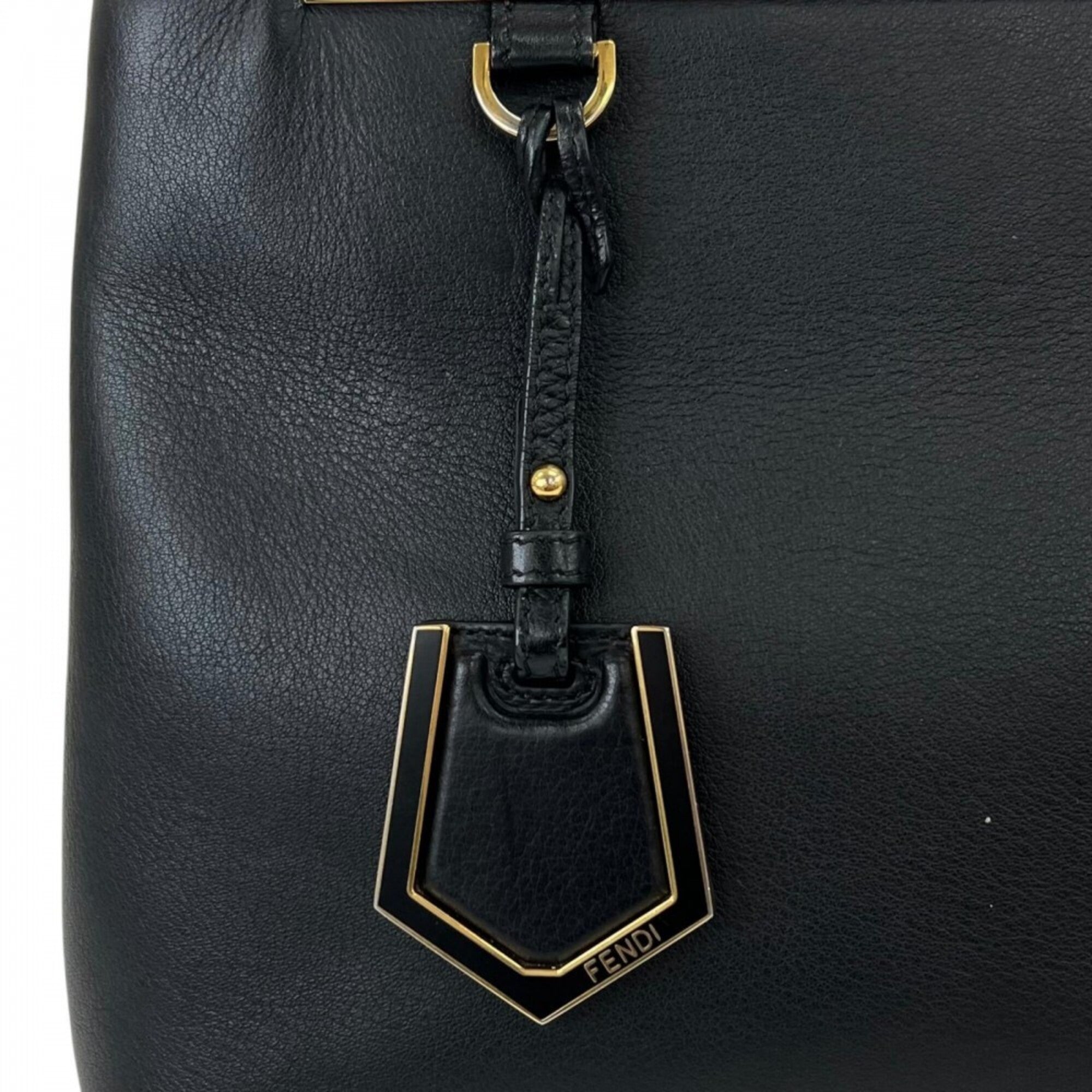 Fendi Black White Leather Handbag (Pre-Owned)