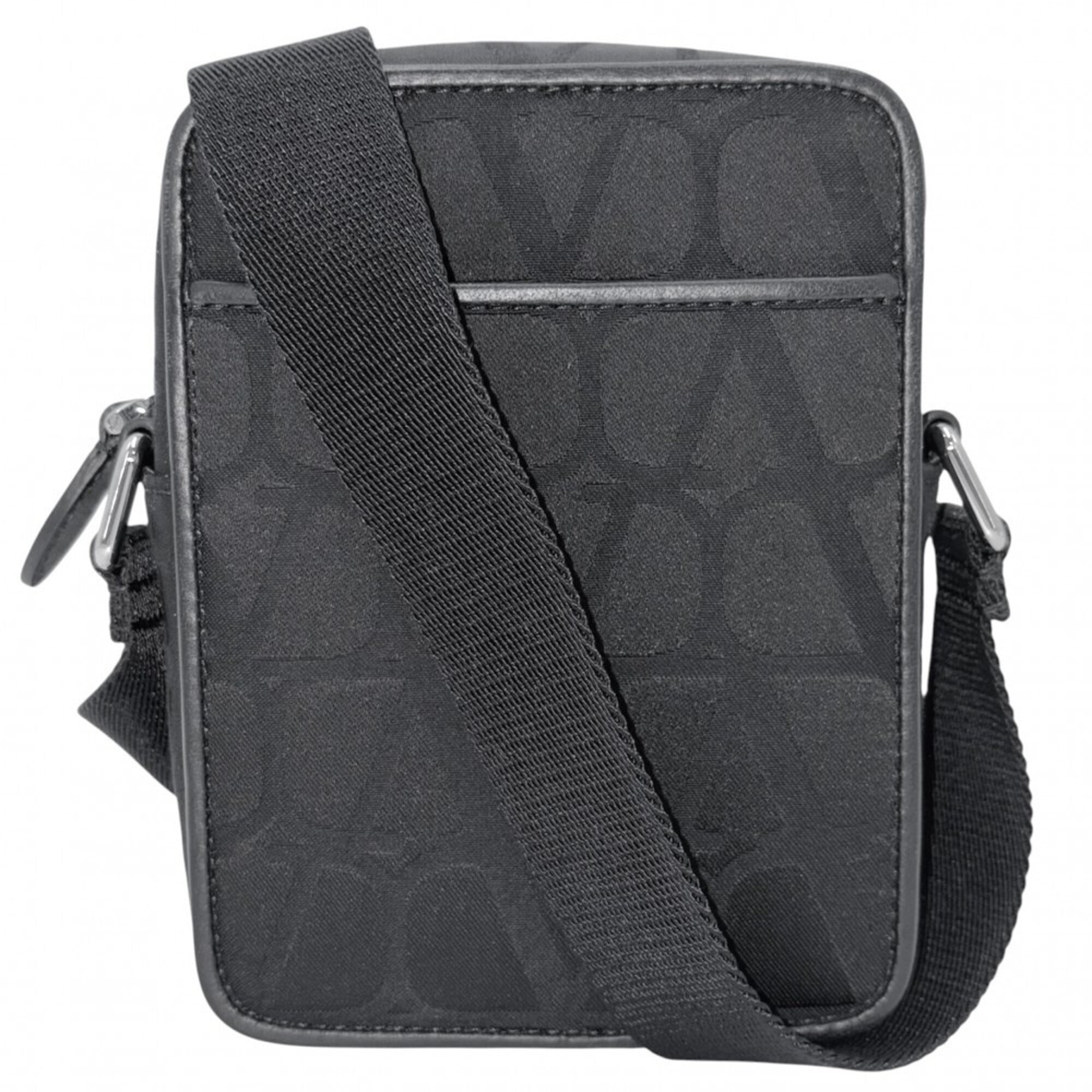 Valentino Garavani Black Shoulder Bag (Pre-Owned)