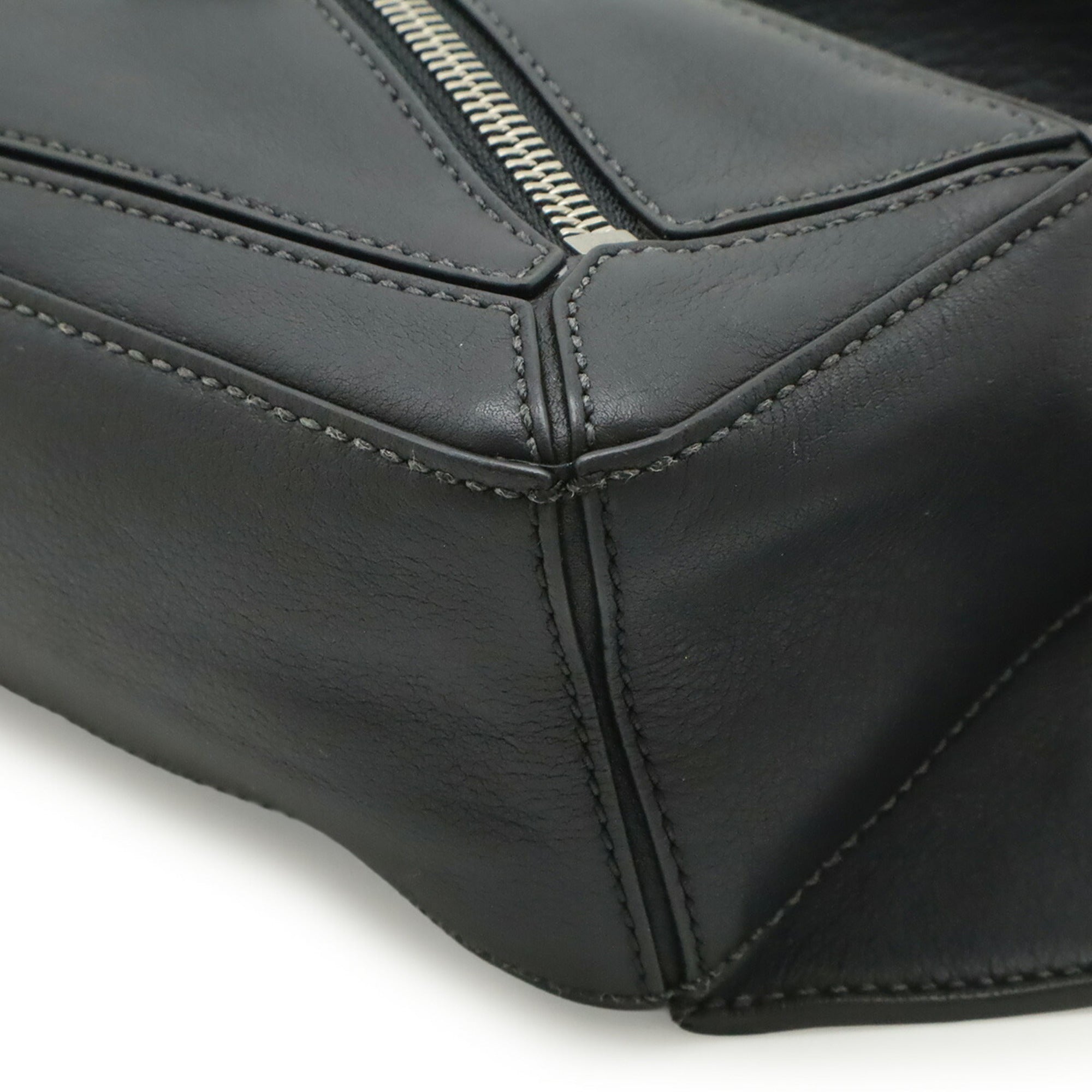 Loewe Puzzle Black Leather Shoulder Bag Sling Bag (Pre-Owned)