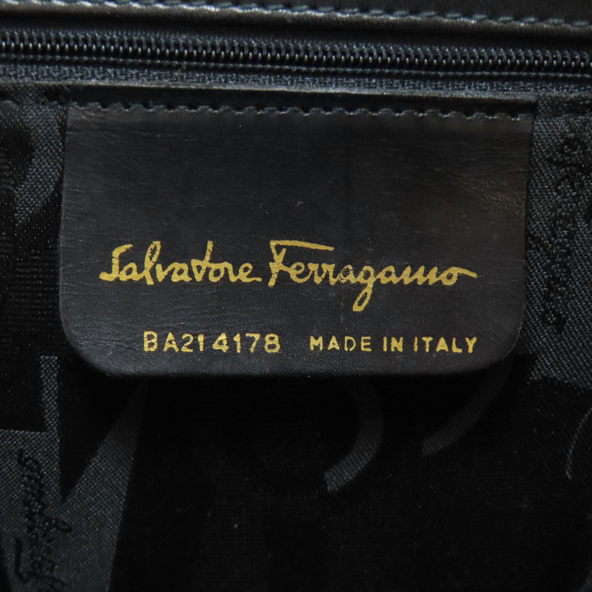 Salvatore Ferragamo Black Leather Handbag (Pre-Owned)