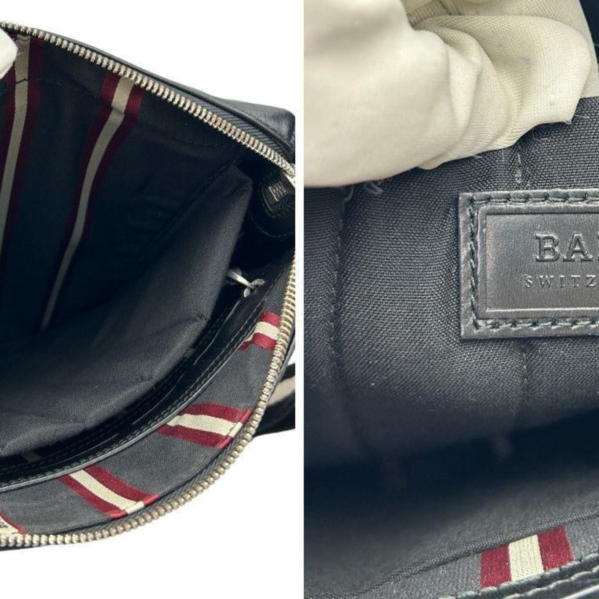 Bally Black Leather Shoulder Bag (Pre-Owned)