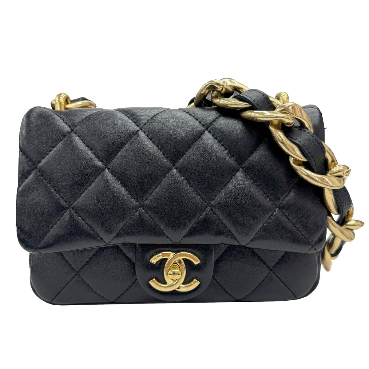 Chanel Black Shoulder Bag (Pre-Owned)