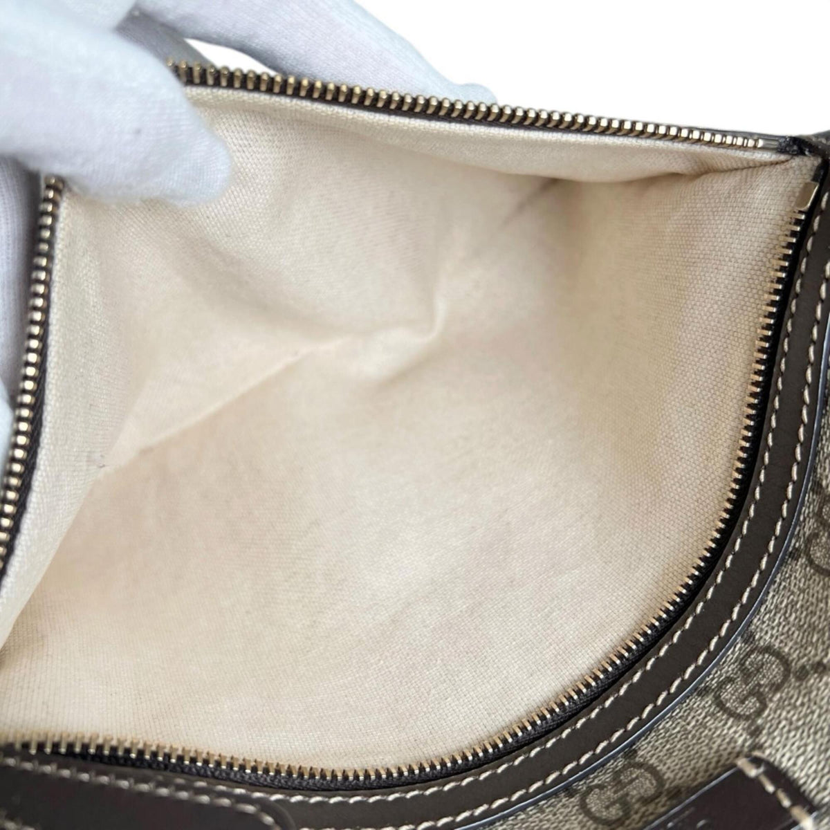 Gucci Brown Gg Supreme Canvas Crossbody Bag Messenger Bag (Pre-Owned)