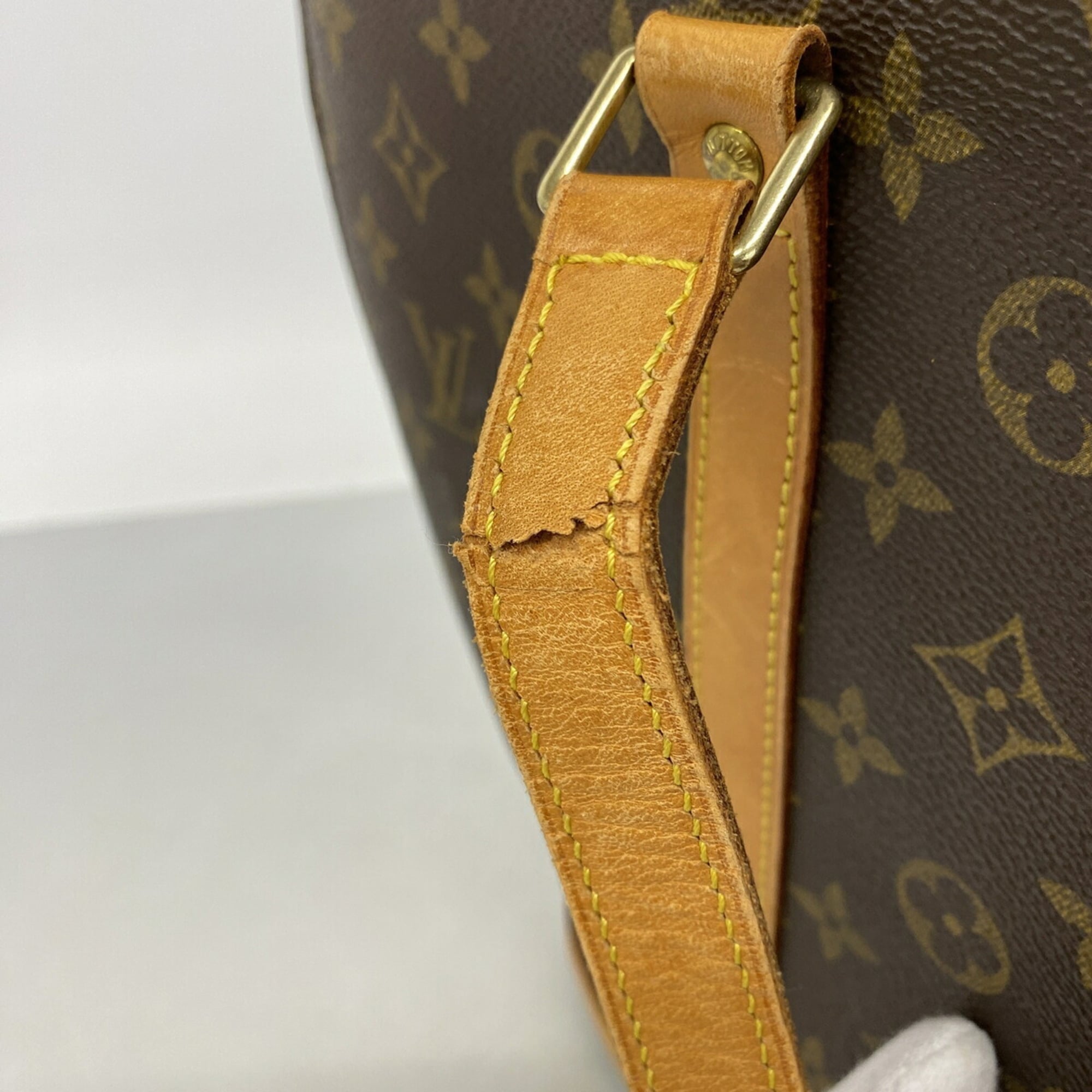 Louis Vuitton Brown Shoulder Bag (Pre-Owned)
