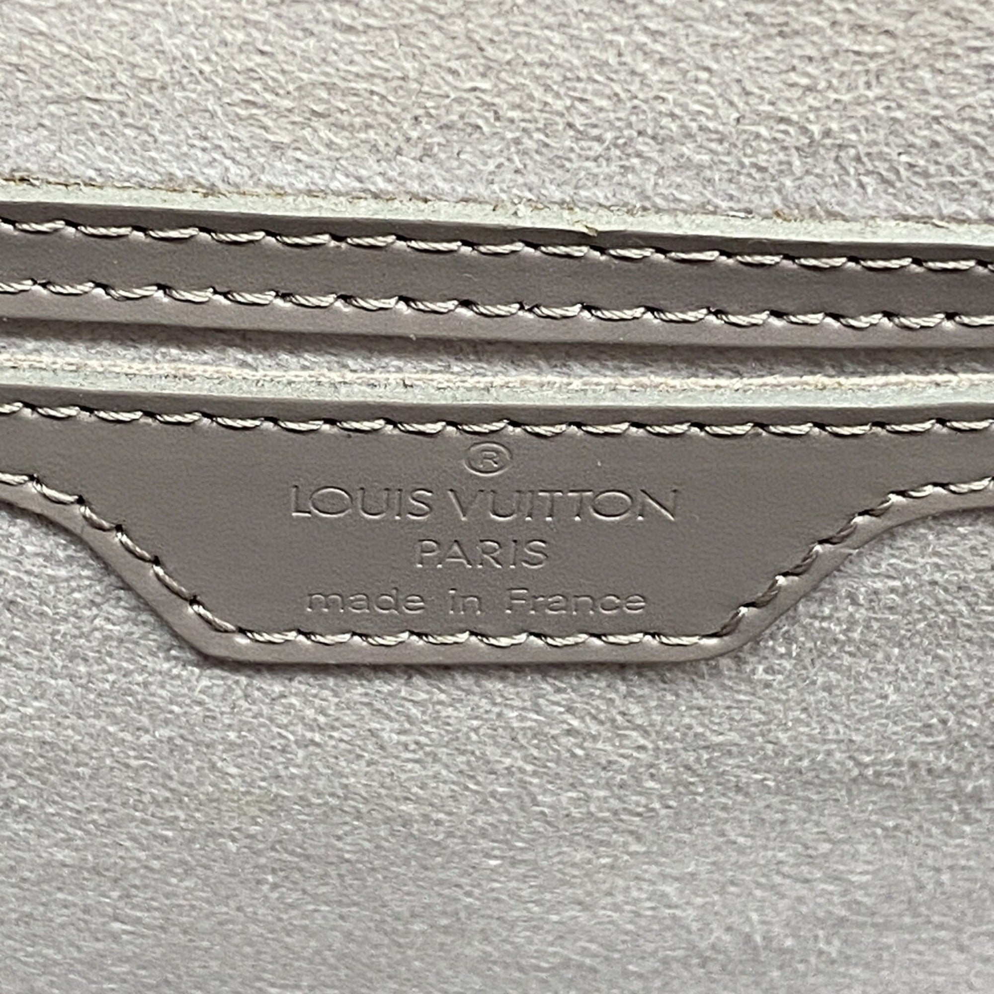 Louis Vuitton Lilac Handbag (Pre-Owned)