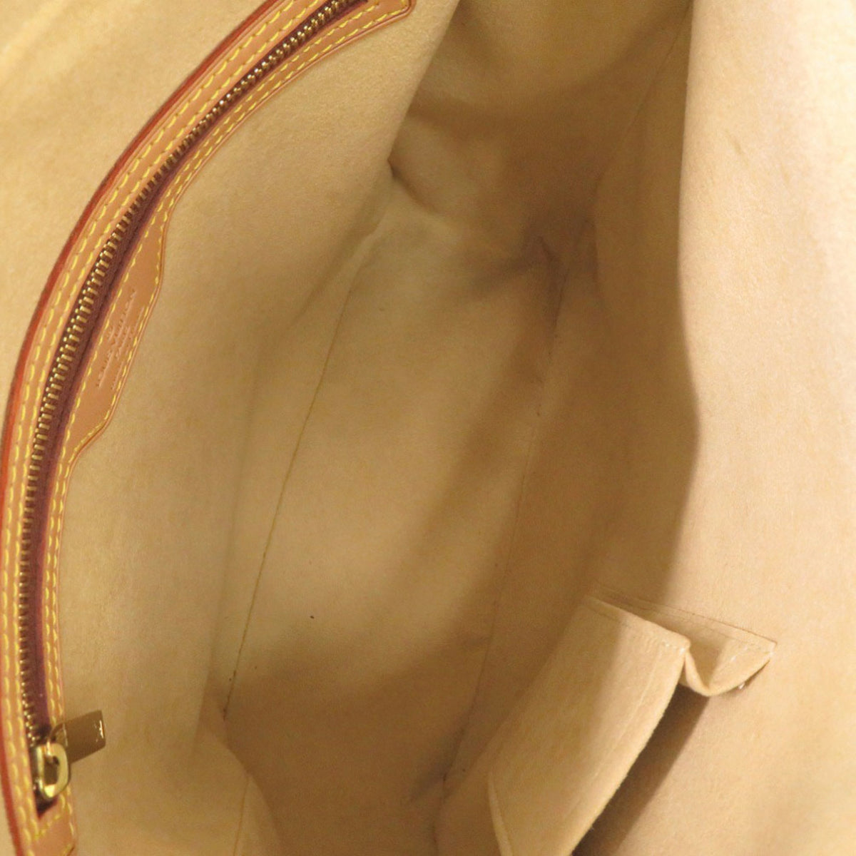 Louis Vuitton Brown Monogram Monogram Shoulder Bag (Pre-Owned)
