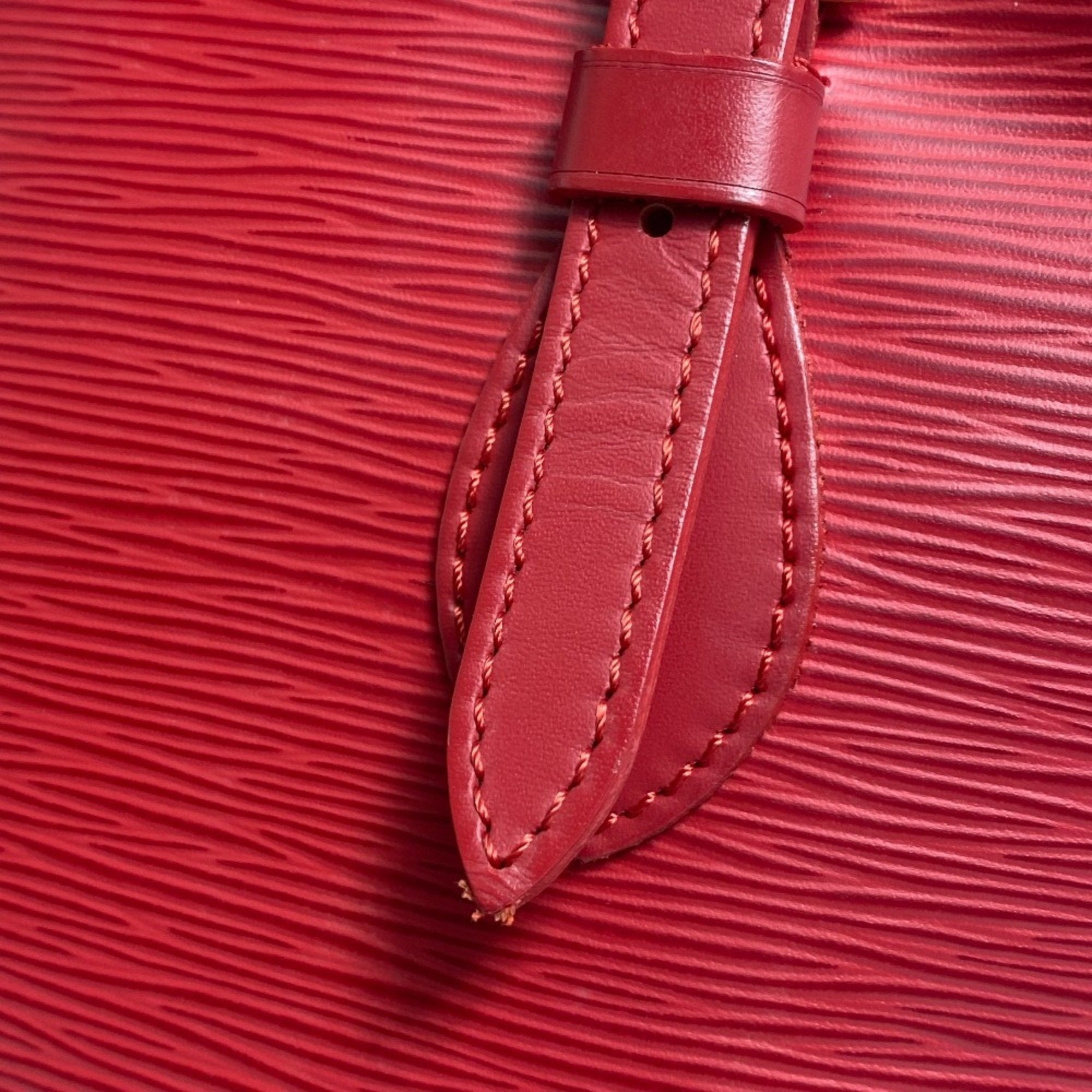 Louis Vuitton Red Leather Shoulder Bag (Pre-Owned)