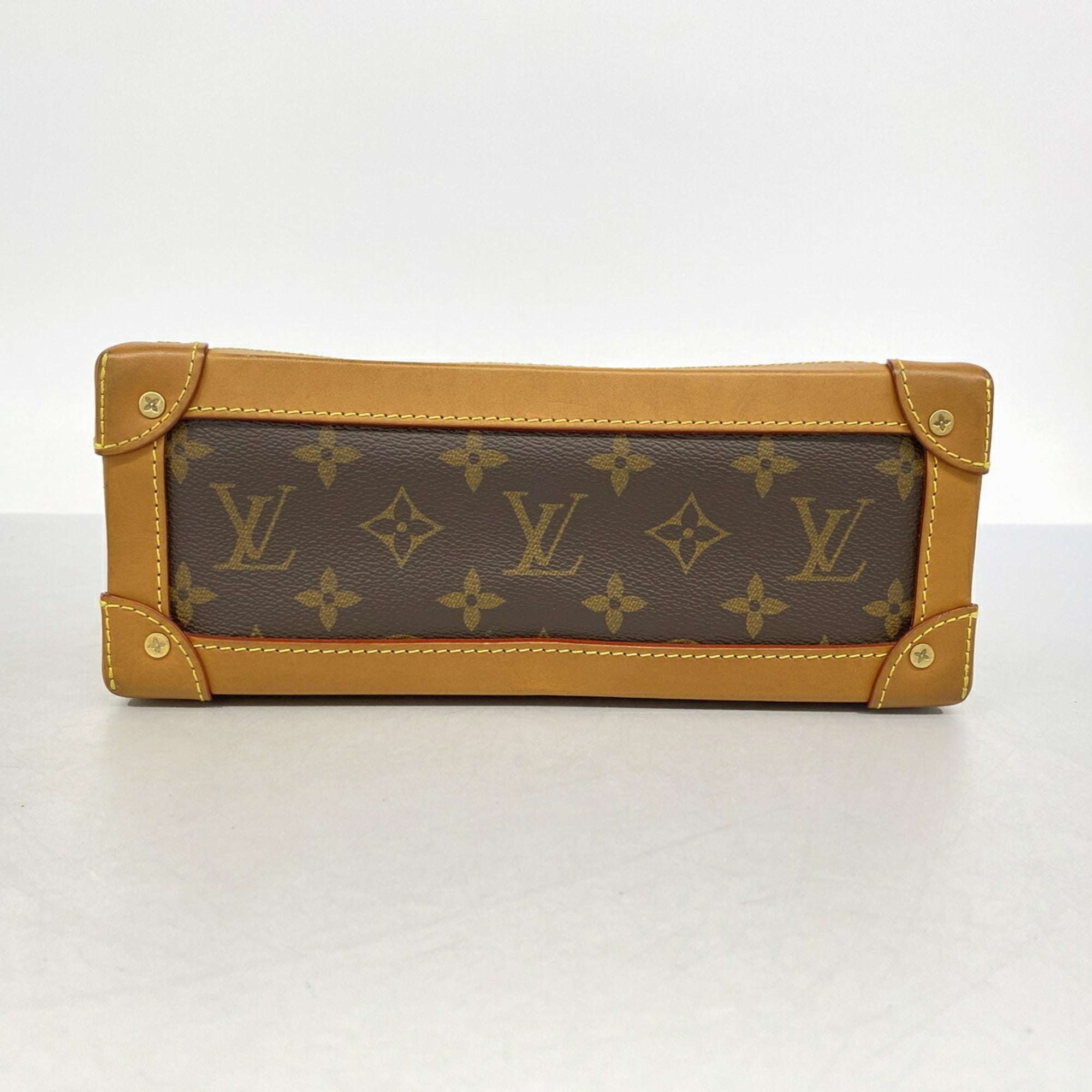 Louis Vuitton Brown Shoulder Bag (Pre-Owned)