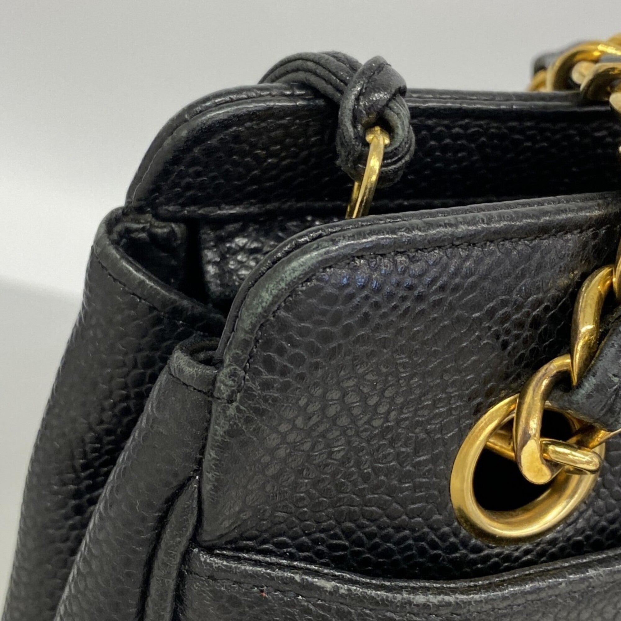 Chanel Black Grained Calfskin Shoulder Bag (Pre-Owned)