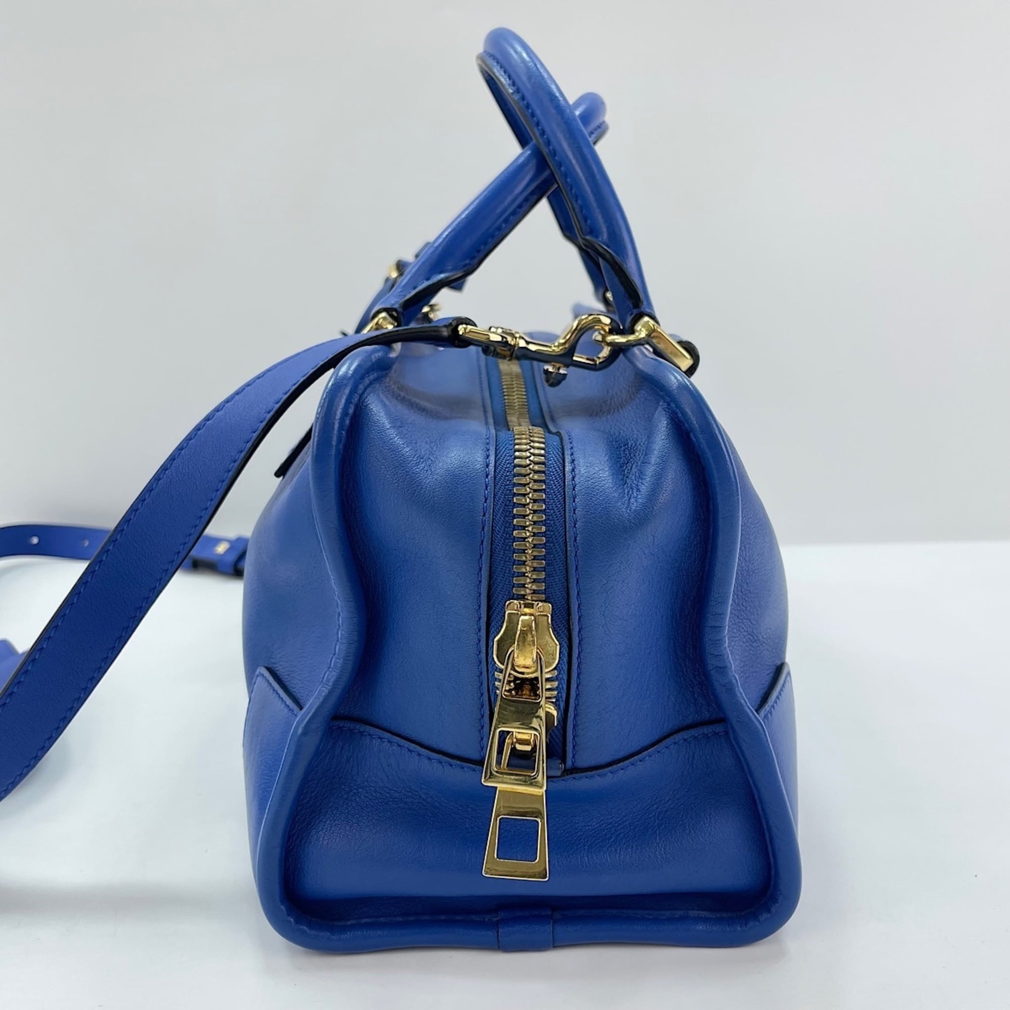 Loewe Blue Handbag (Pre-Owned)