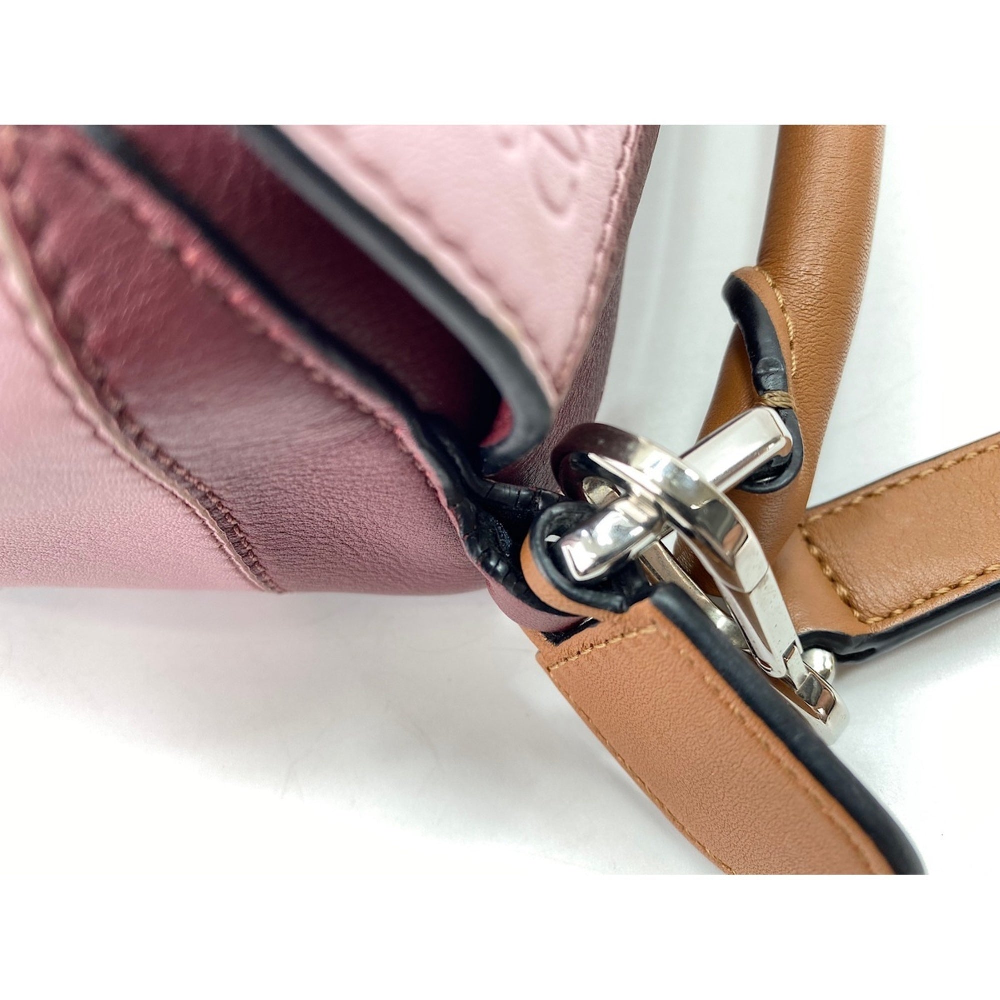 Loewe Pink Handbag (Pre-Owned)