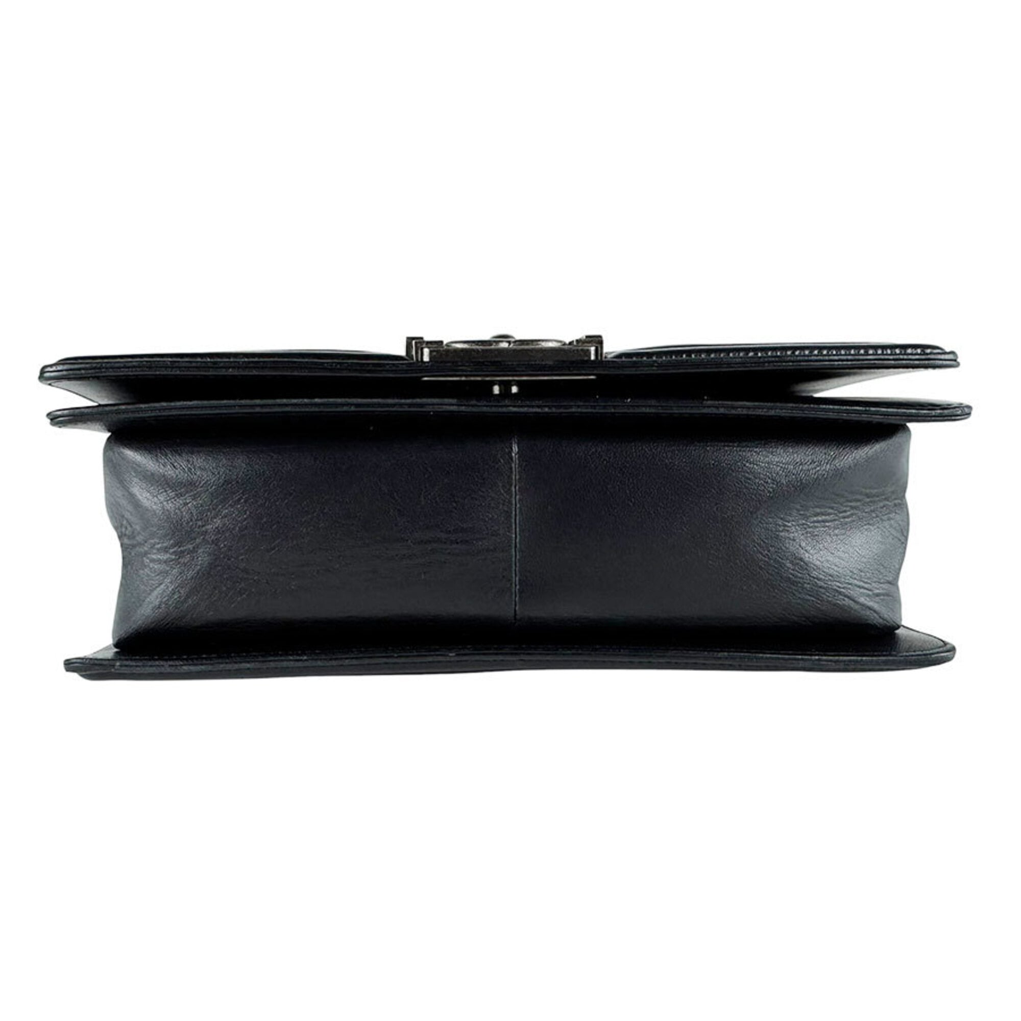 Chanel Black Leather Shoulder Bag (Pre-Owned)