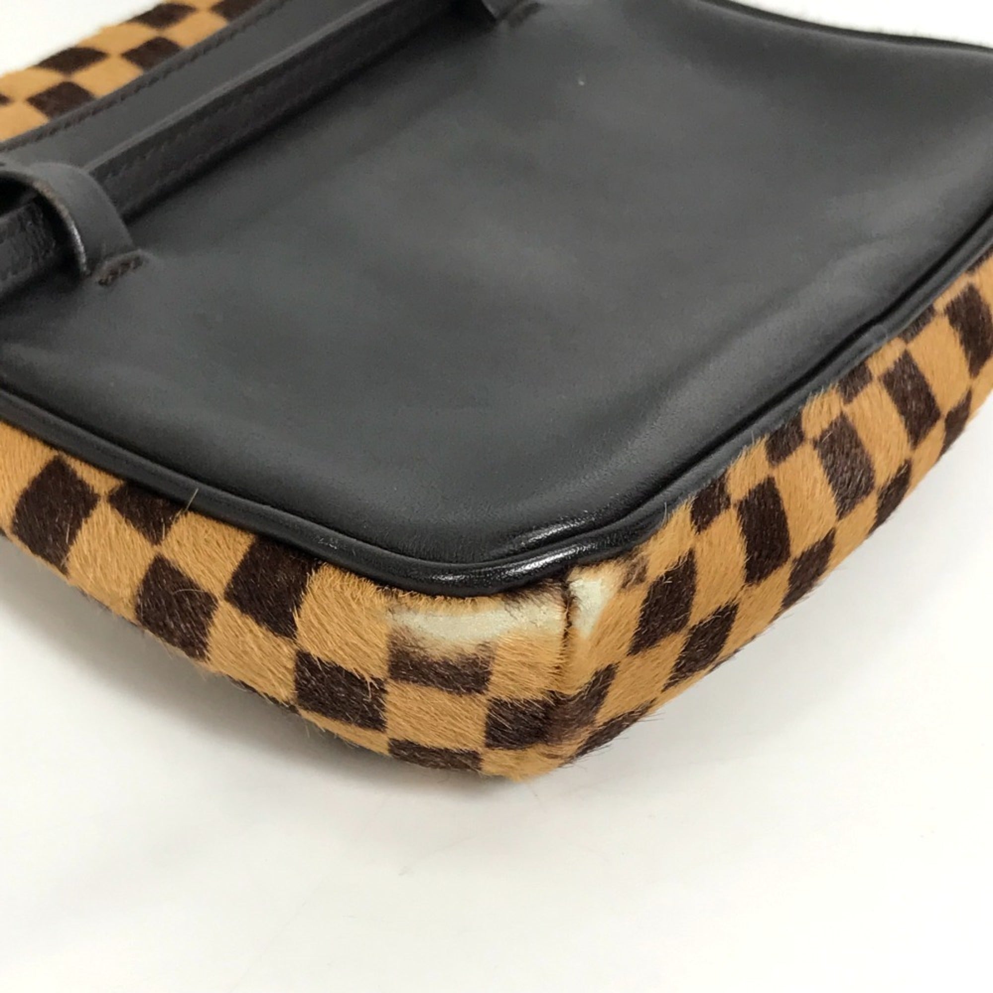 Louis Vuitton Brown Leather Pochette Shoulder Bag (Pre-Owned)