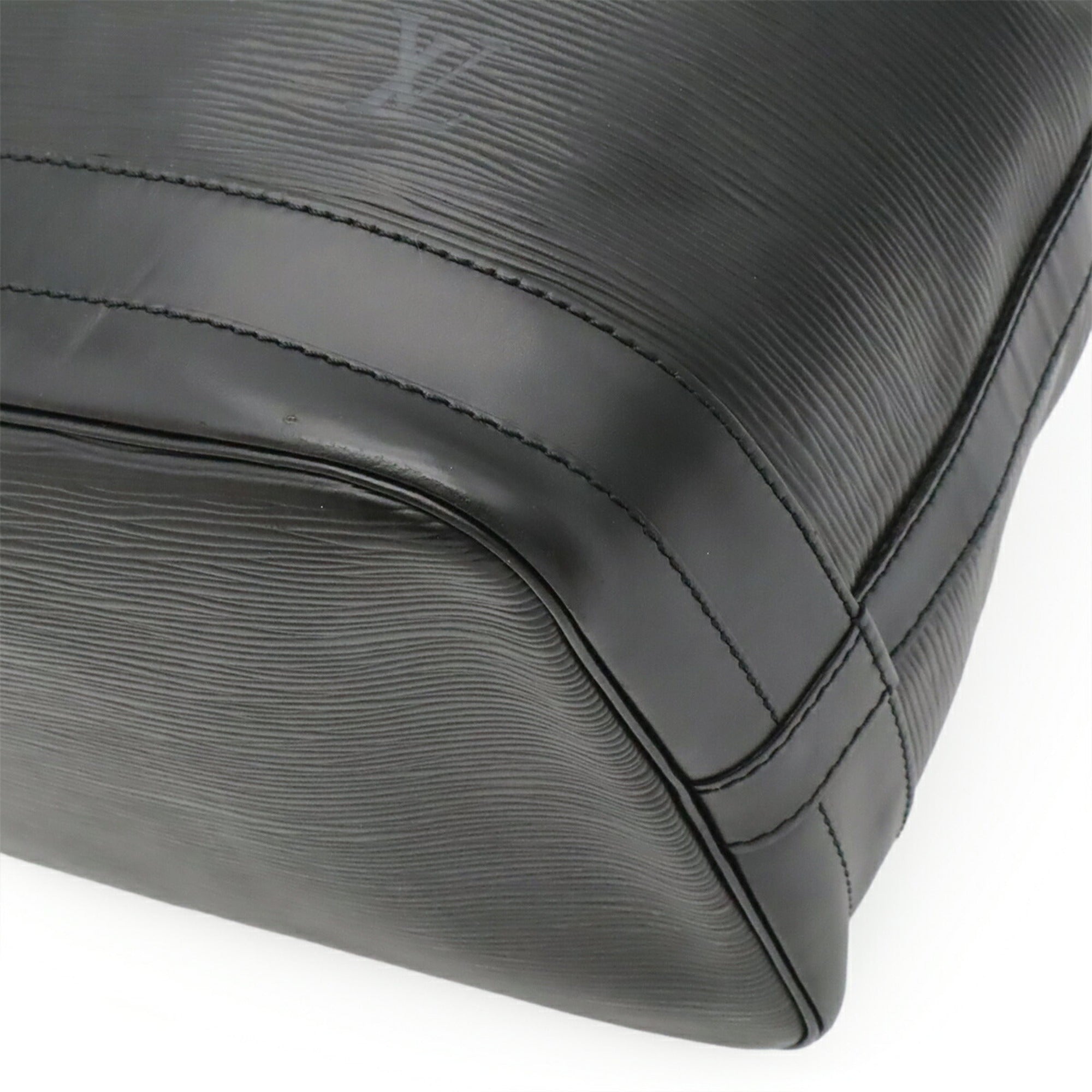 Louis Vuitton Black Noir Epi Leather Shoulder Bag (Pre-Owned)