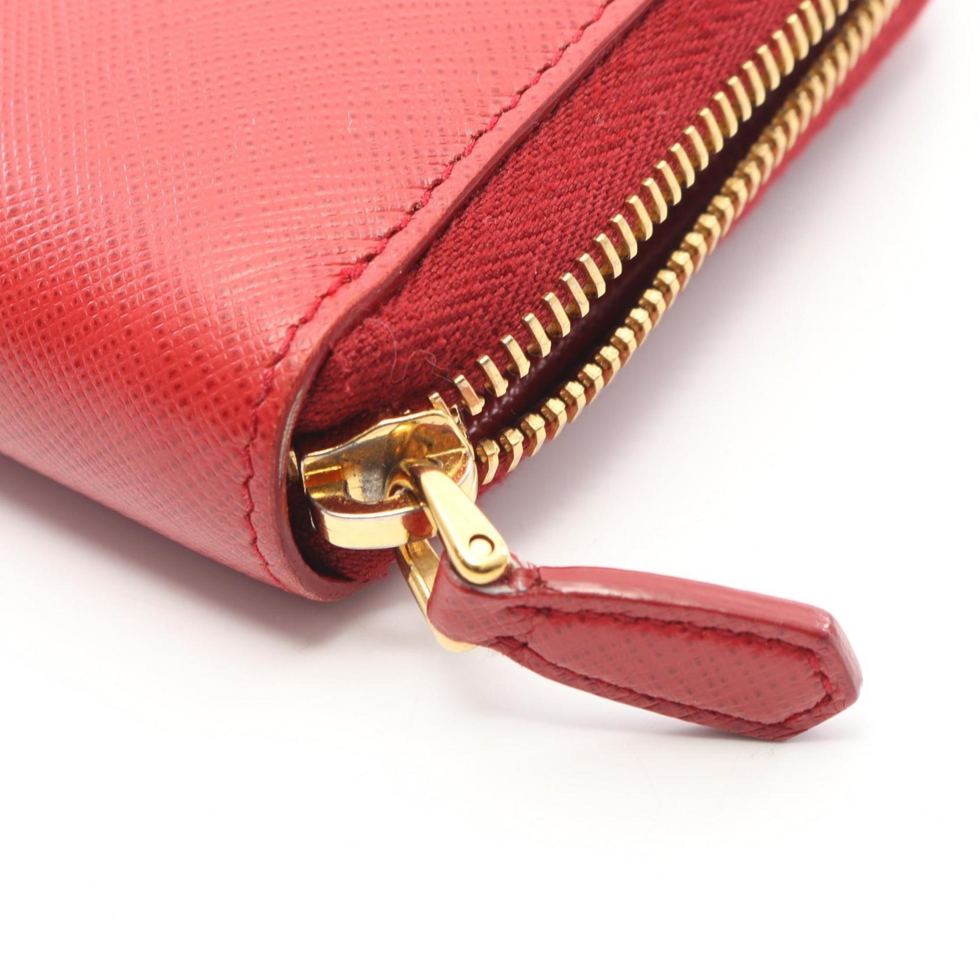 Prada Red Color Leather Long Wallet (Bi-Fold) (Pre-Owned)
