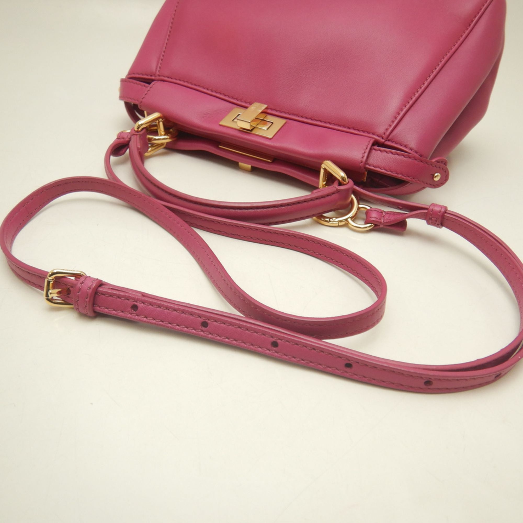 Fendi Pink Leather Handbag (Pre-Owned)