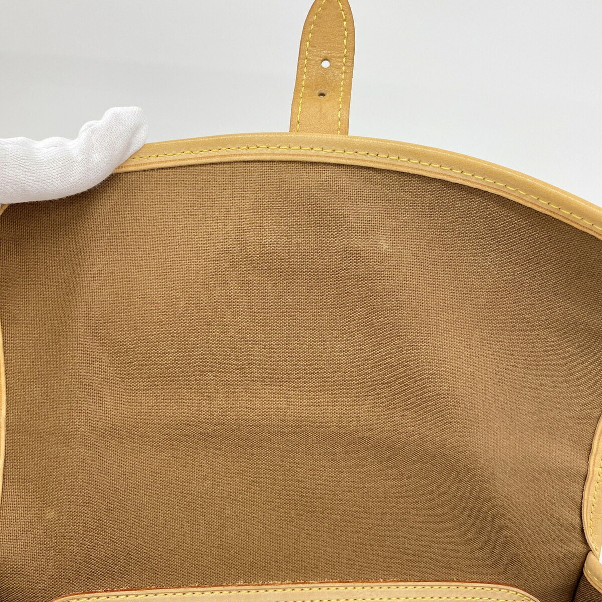 Louis Vuitton Brown Shoulder Bag (Pre-Owned)