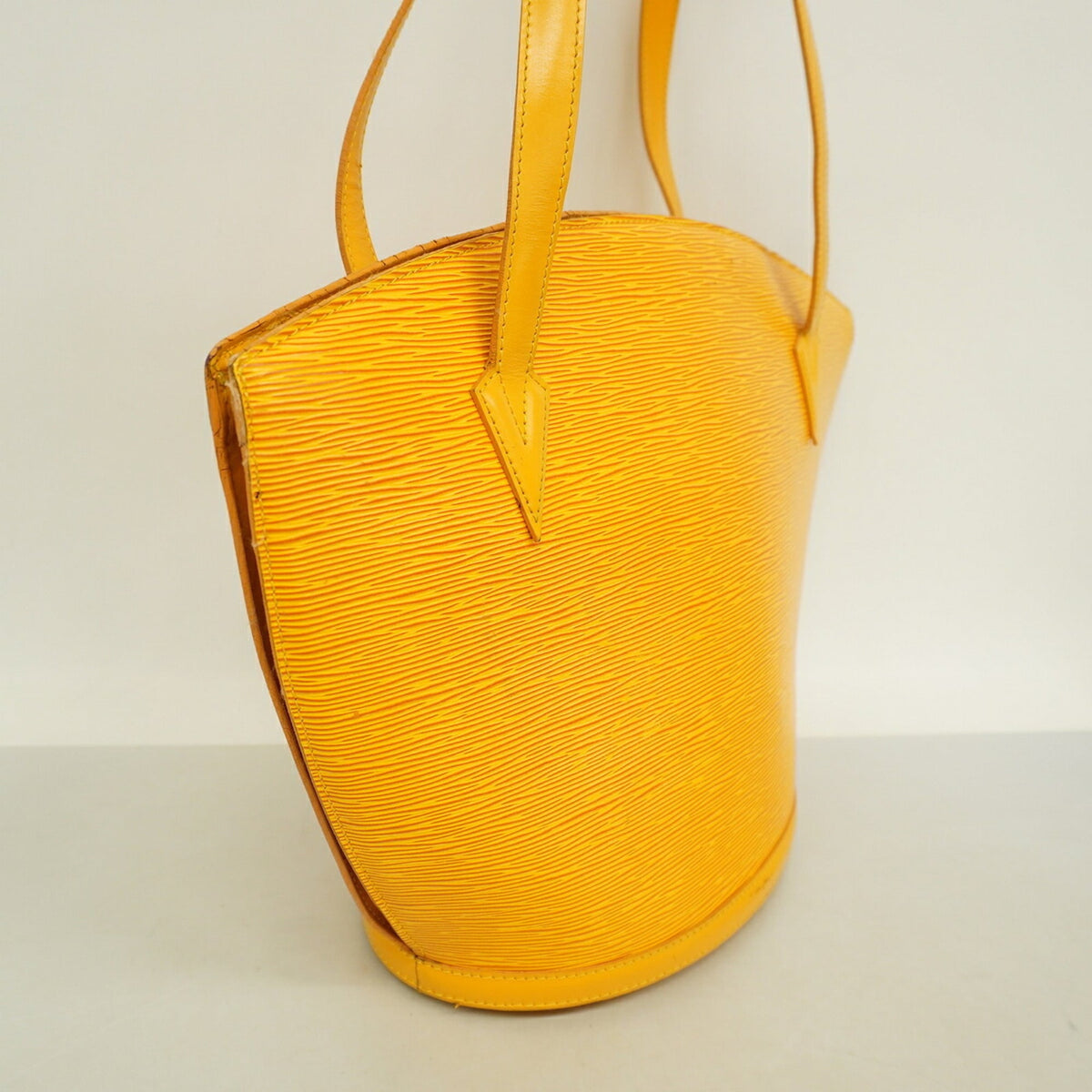 Louis Vuitton Jaune Shoulder Bag (Pre-Owned)