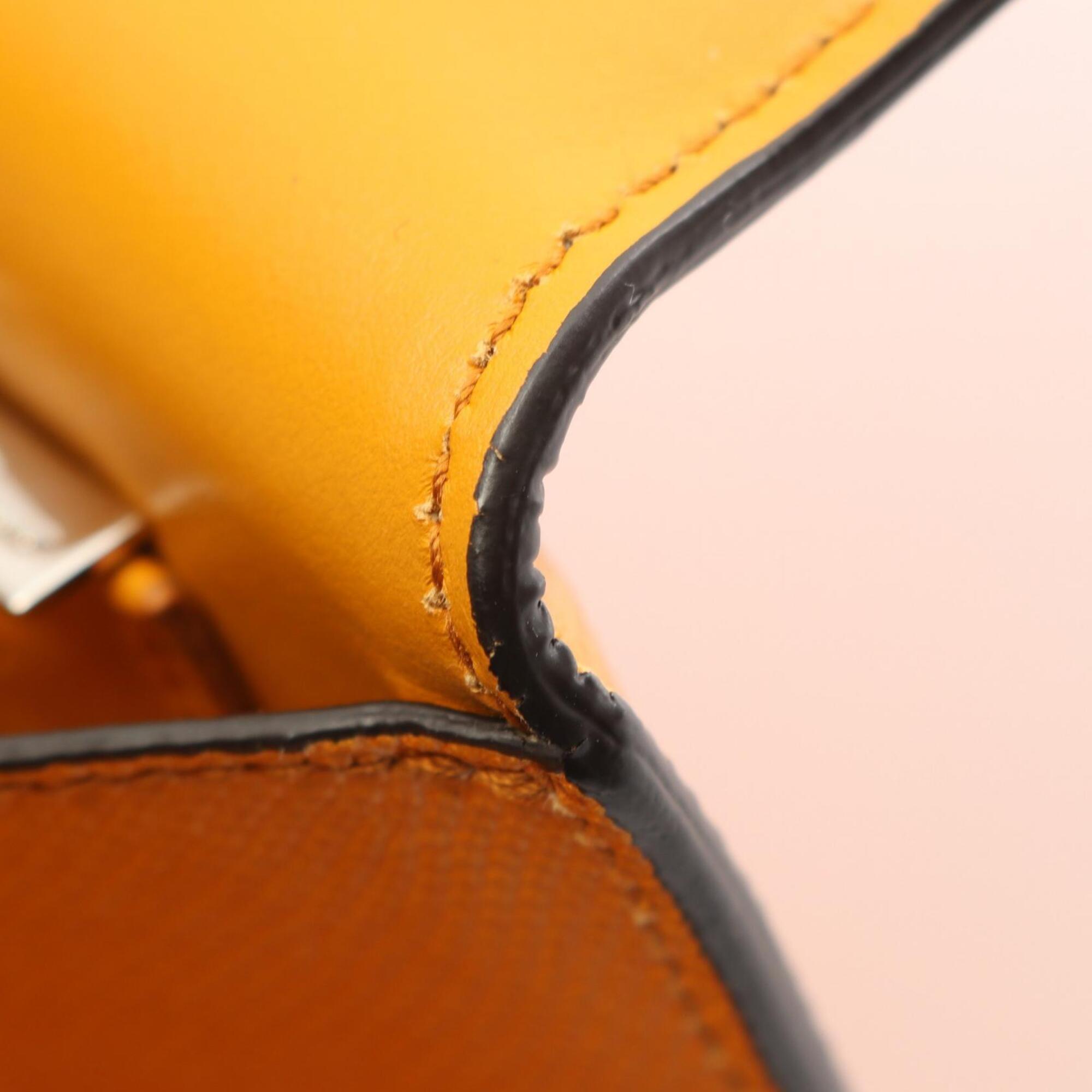 Salvatore Ferragamo Orange Leather Shoulder Bag (Pre-Owned)