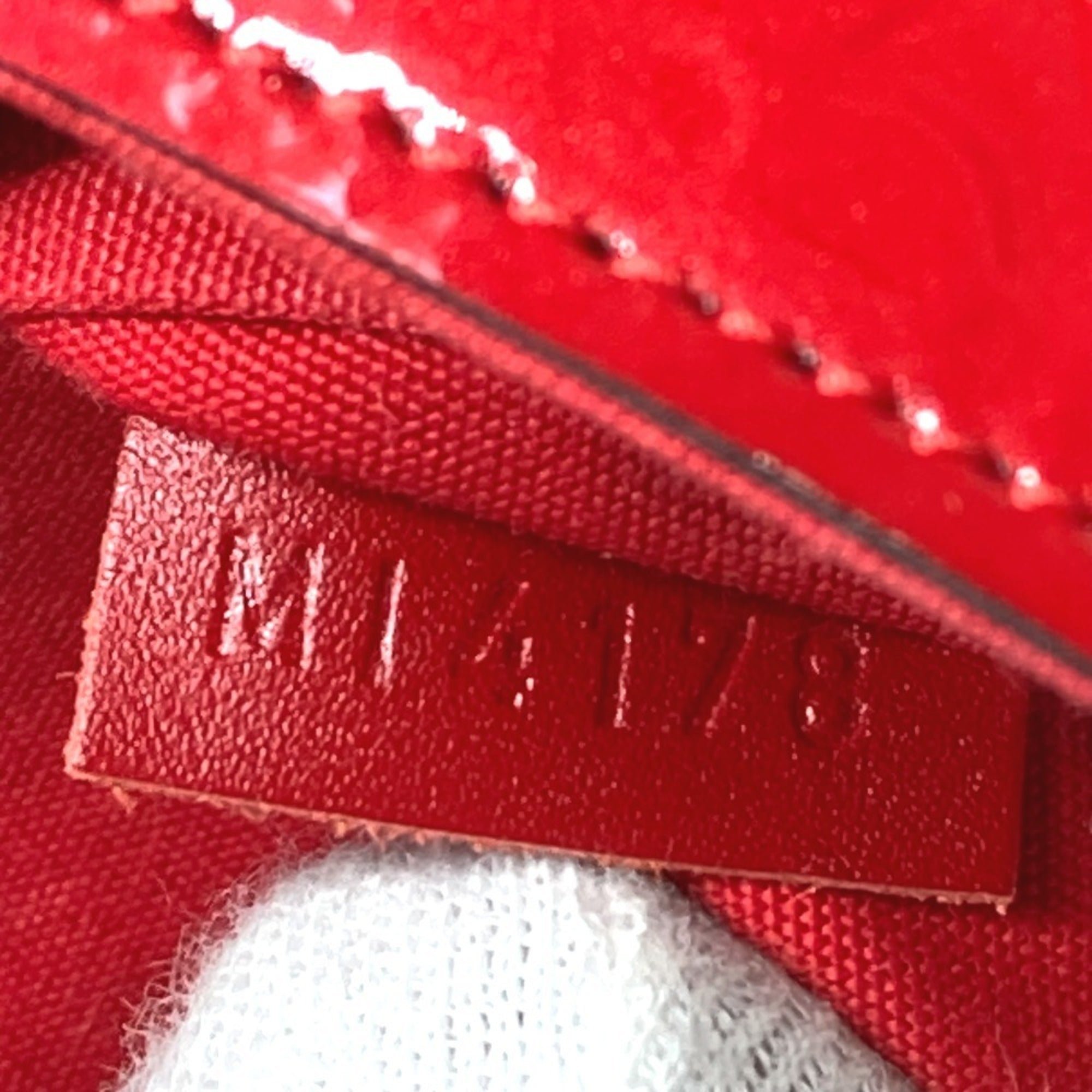 Louis Vuitton Red Color Monogram Vernis Canvas Clutch Bag Pochette Shoulder Bag (Pre-Owned)