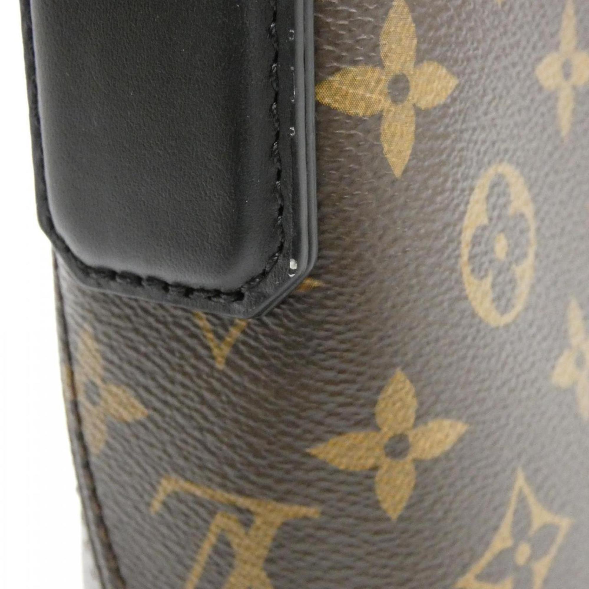 Louis Vuitton Marron Coated Canvas Shoulder Bag (Pre-Owned)