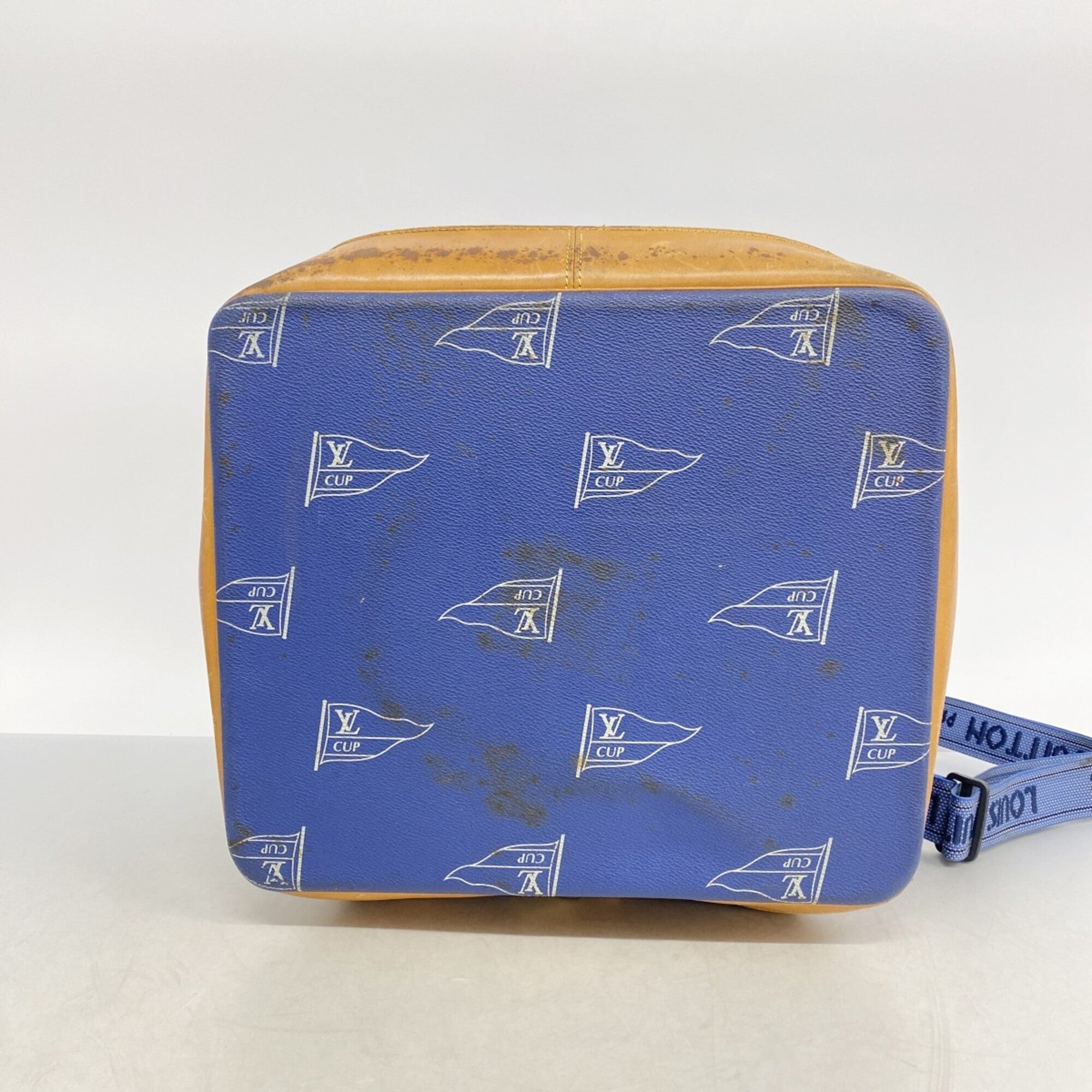 Louis Vuitton Blue Shoulder Bag (Pre-Owned)
