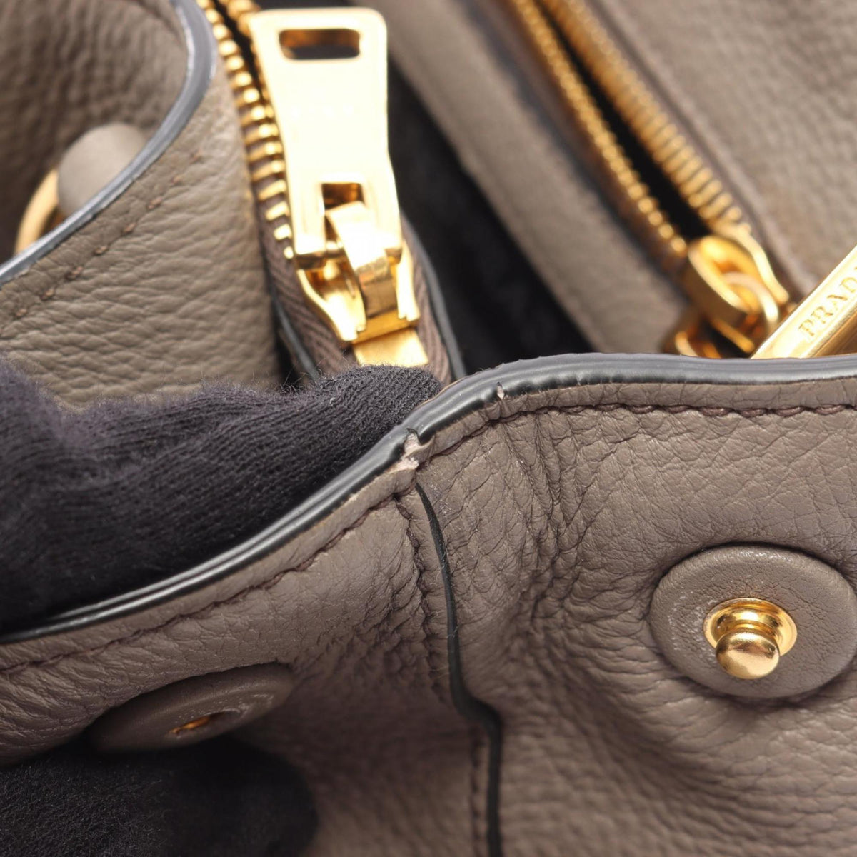 Prada Beige Leather Handbag (Pre-Owned)