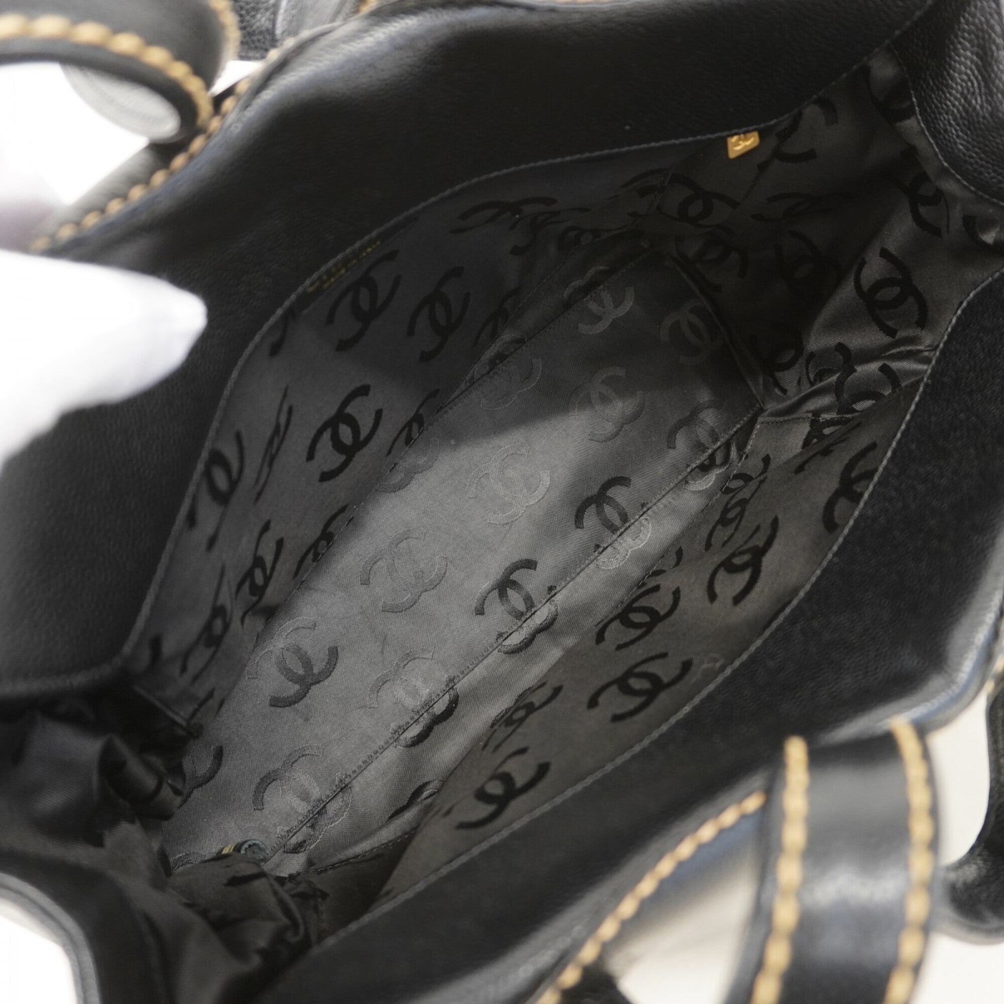 Chanel Black Grained Calfskin Tote Bag (Pre-Owned)