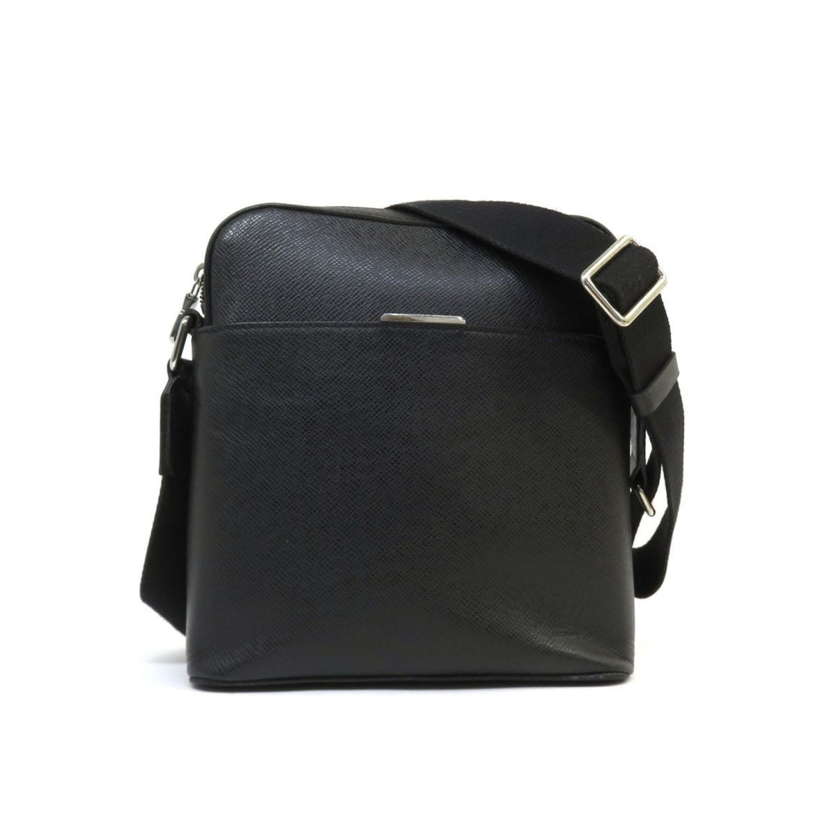 Louis Vuitton Noir Taiga Leather Pochette Shoulder Bag (Pre-Owned)
