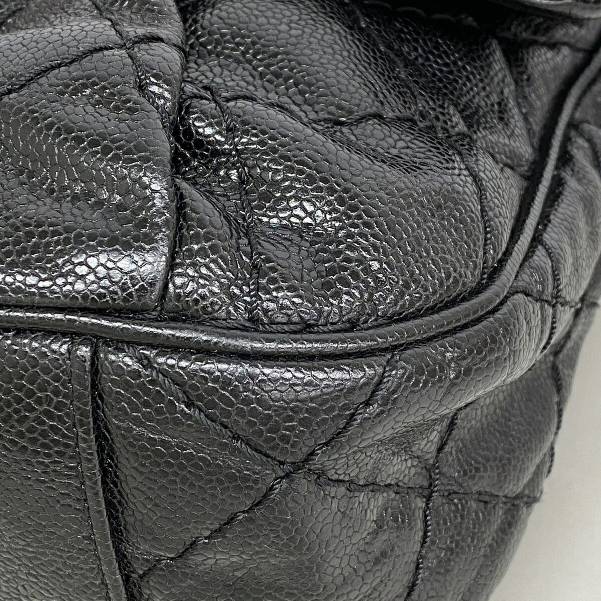 Chanel Black Grained Calfskin Shoulder Bag (Pre-Owned)