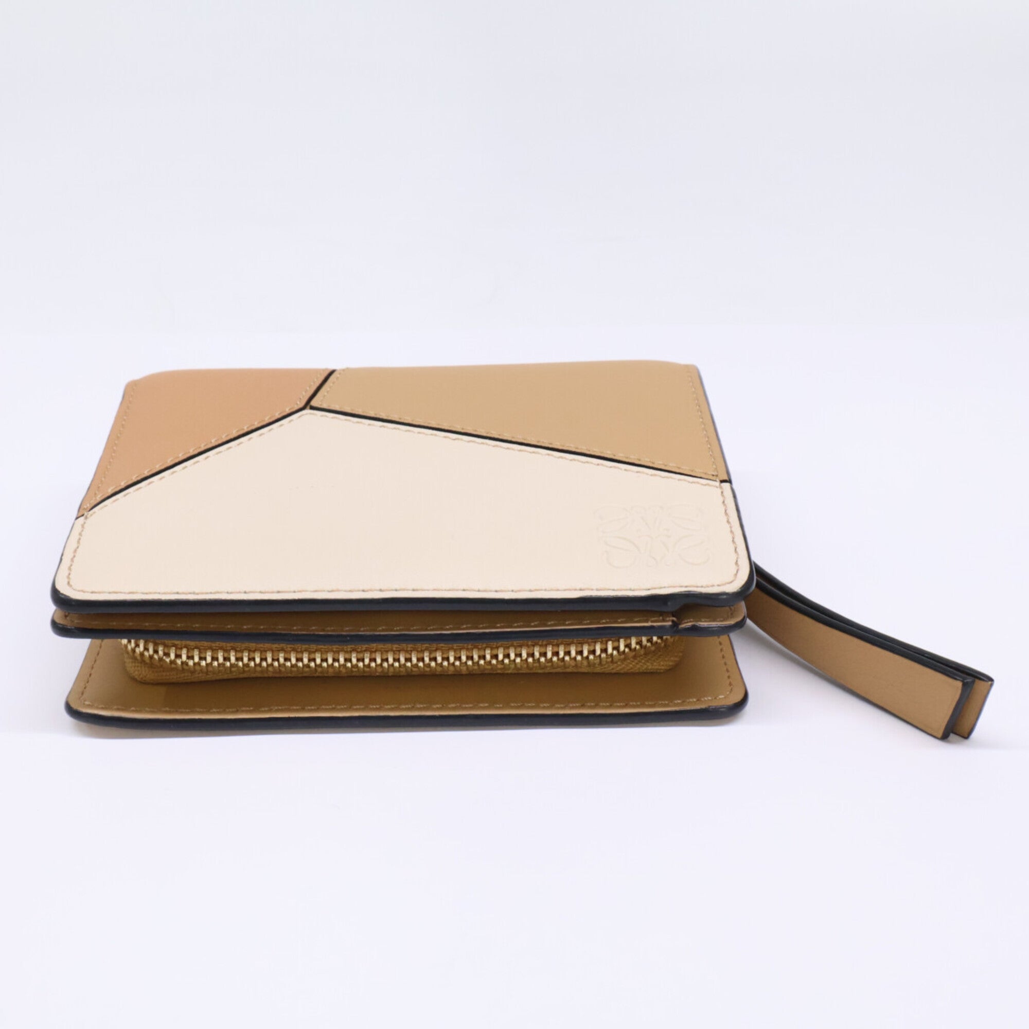 Loewe Beige Leather Wallet (Bi-Fold) (Pre-Owned)