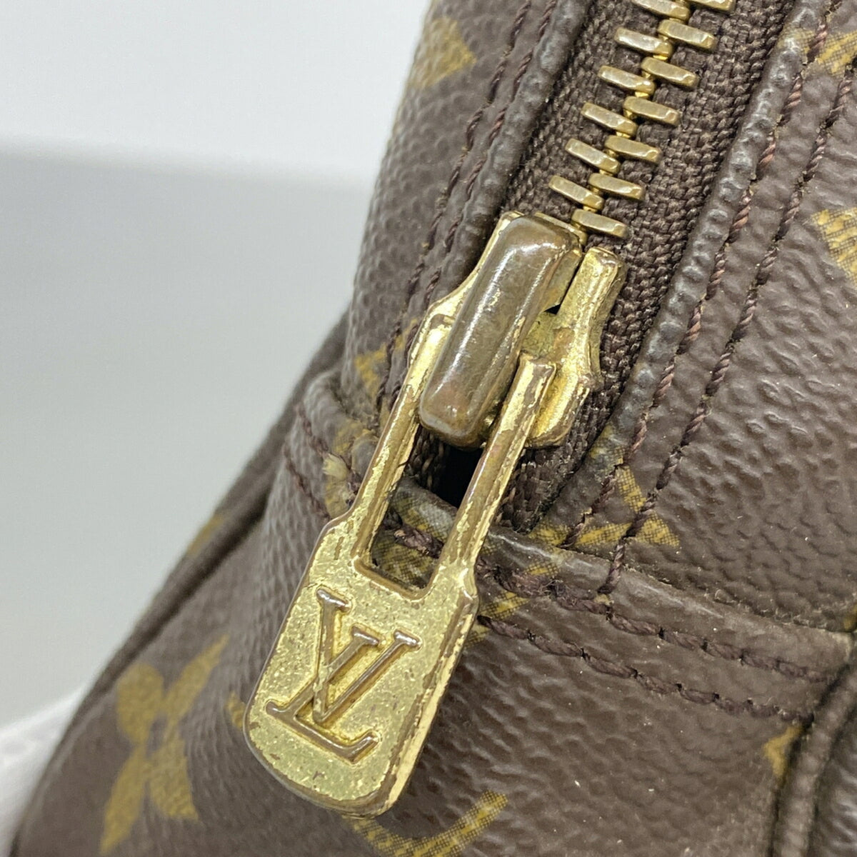 Louis Vuitton Brown Pouch (Pre-Owned)
